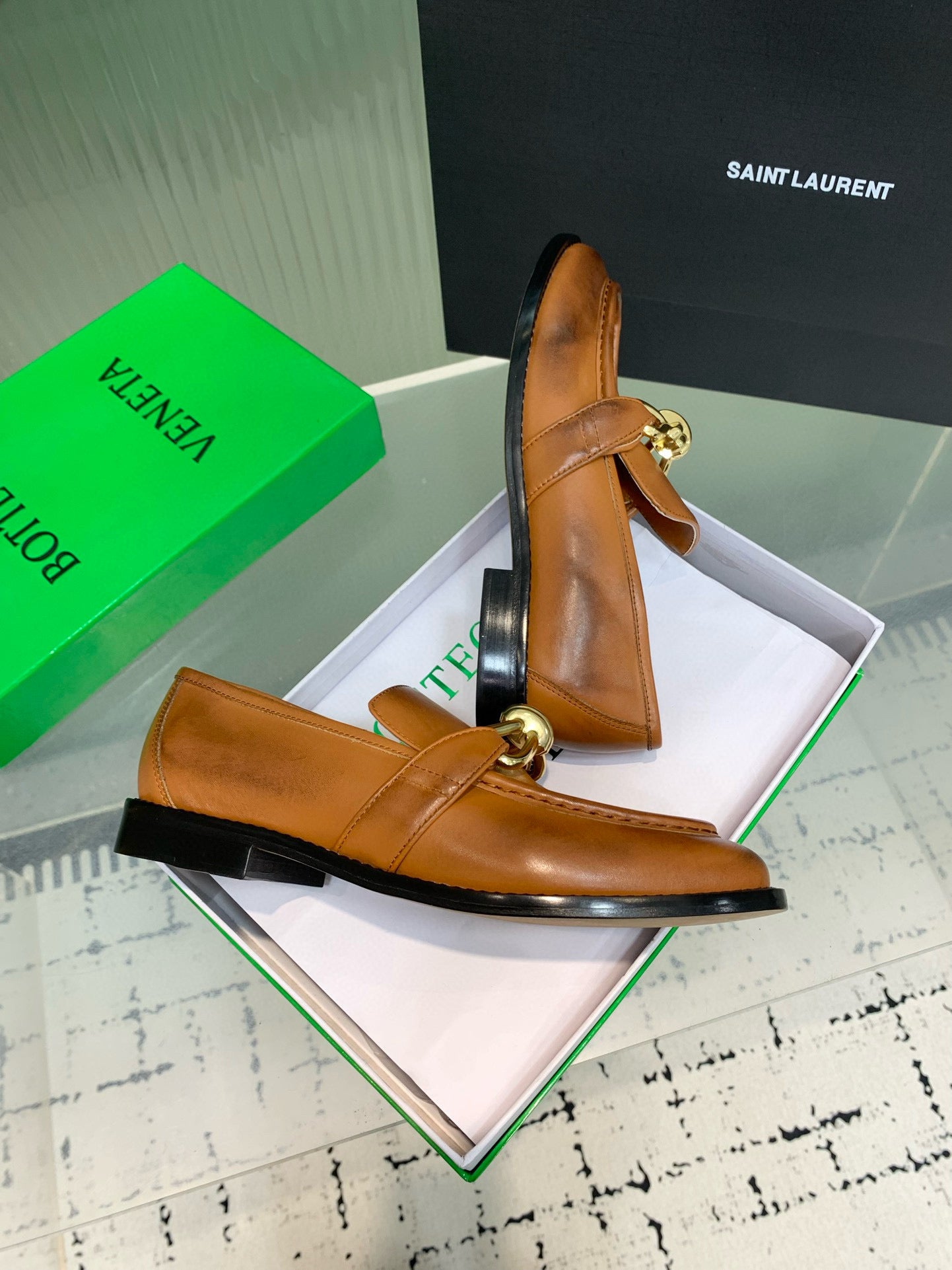 BOTT LOAFERS