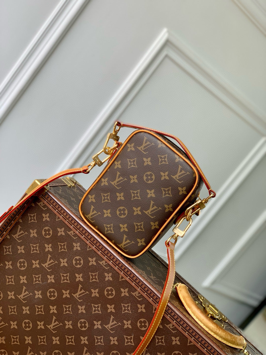 LOU DANUBE BAG