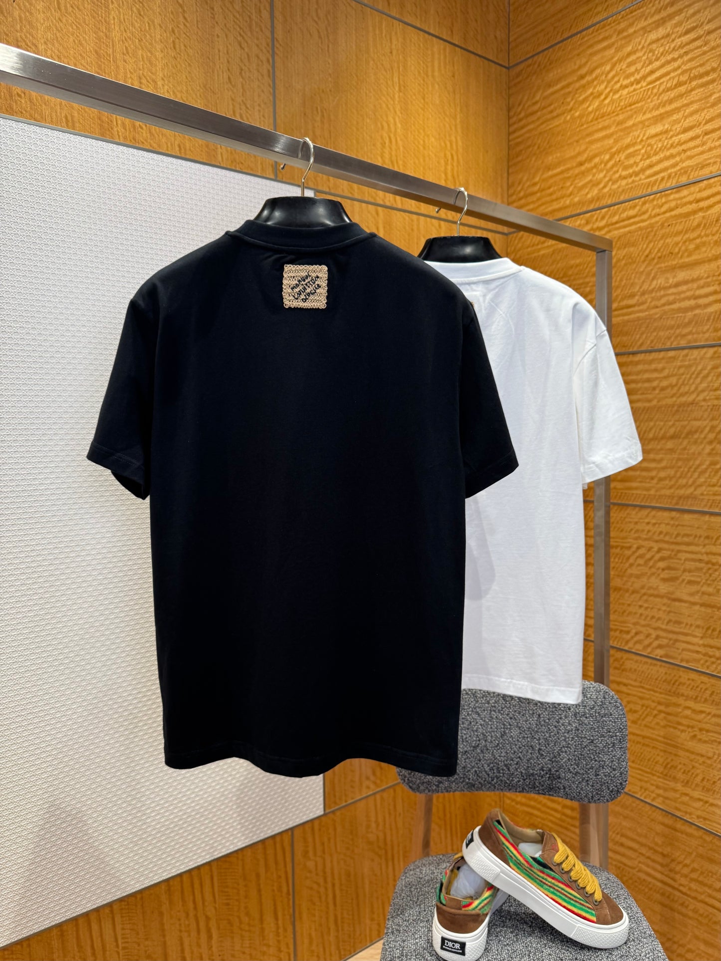 LOU T-SHIRT