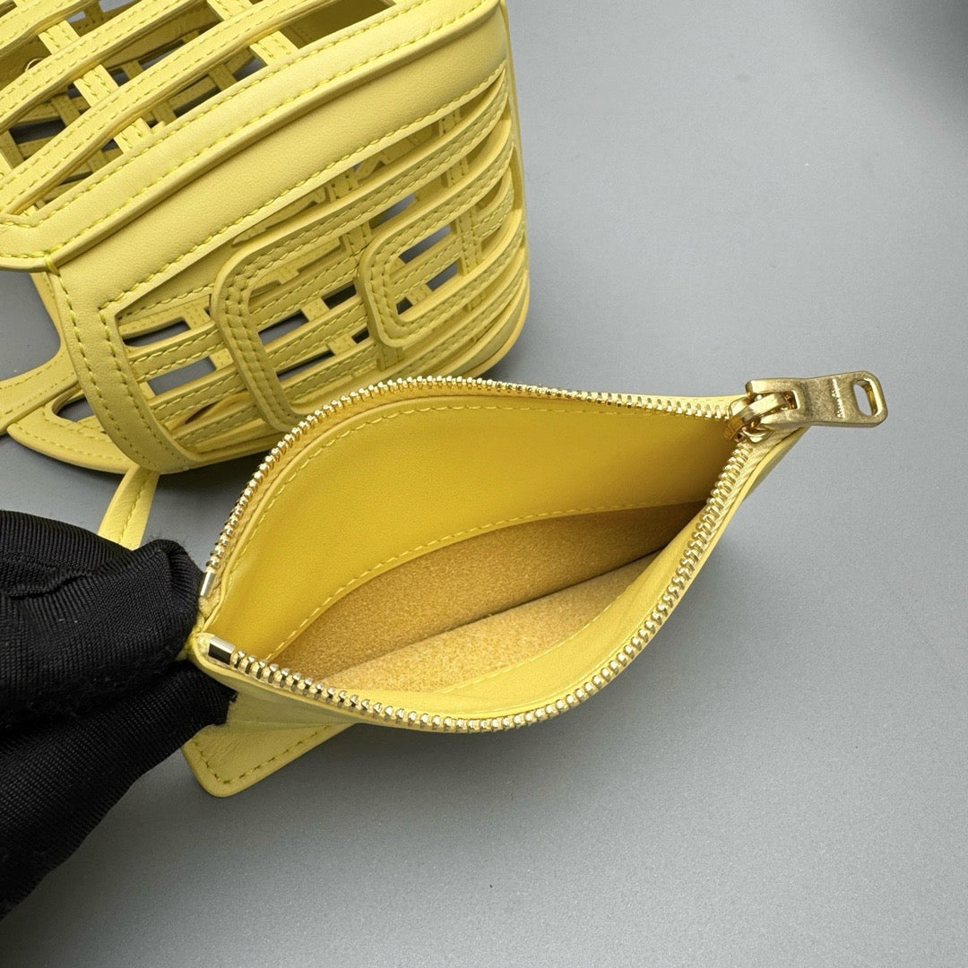 MIU M LEATHER BASKET BAG
