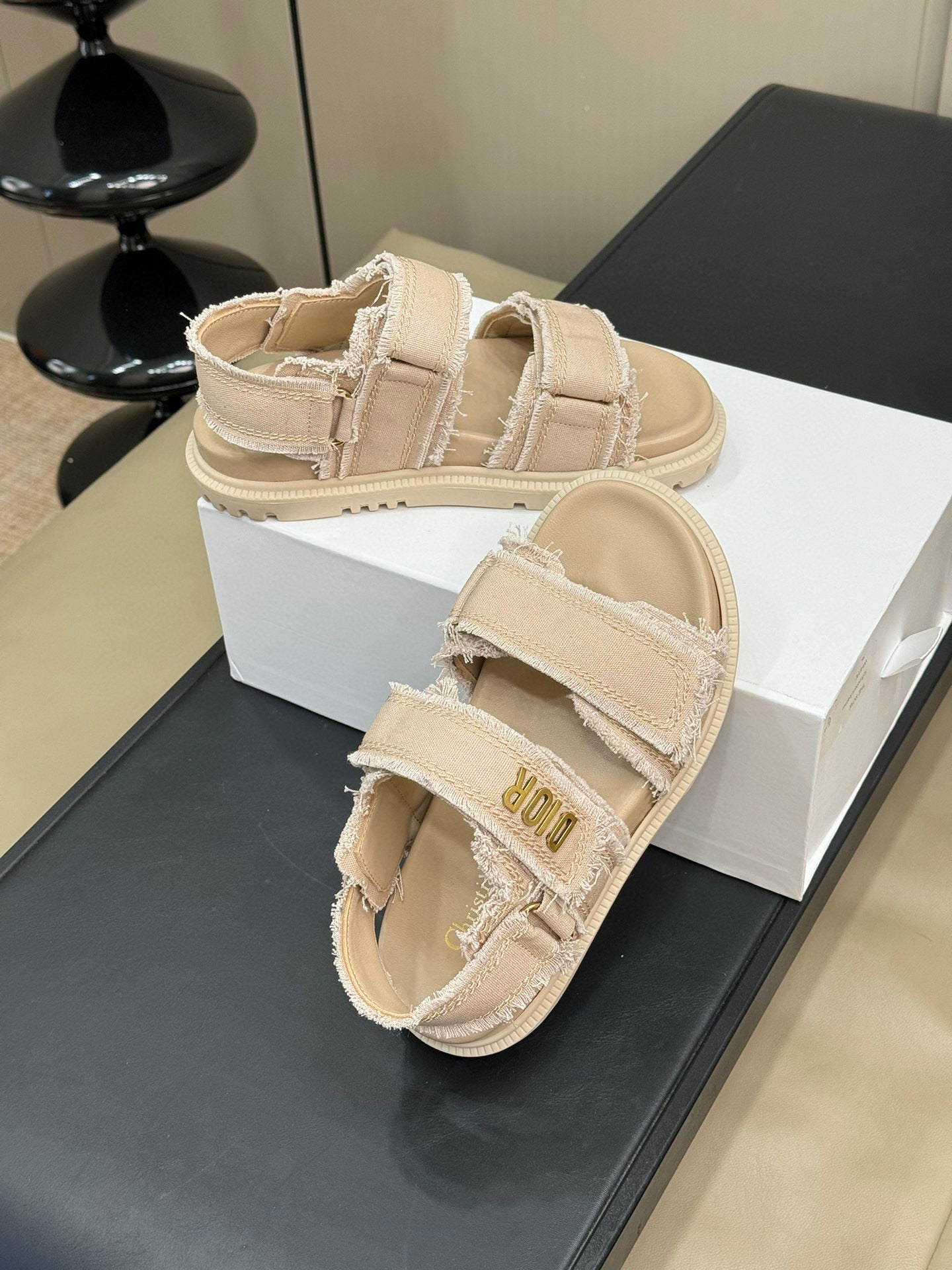 CD SANDALS