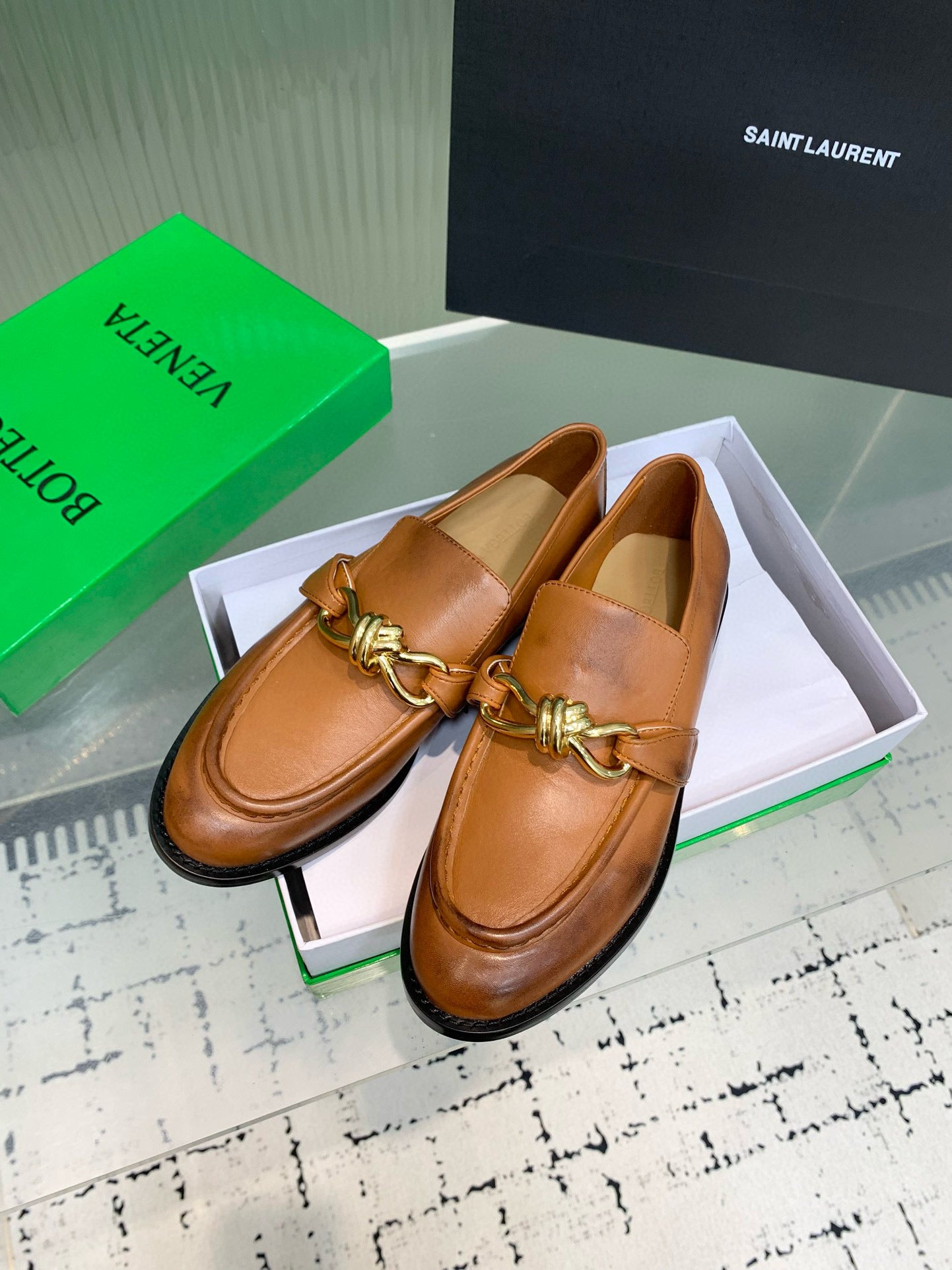 BOTT LOAFERS