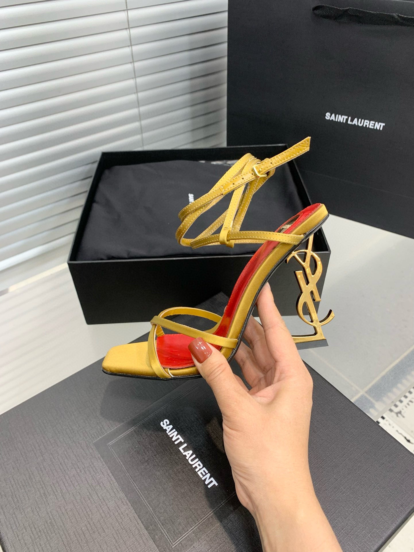 SL HEELS