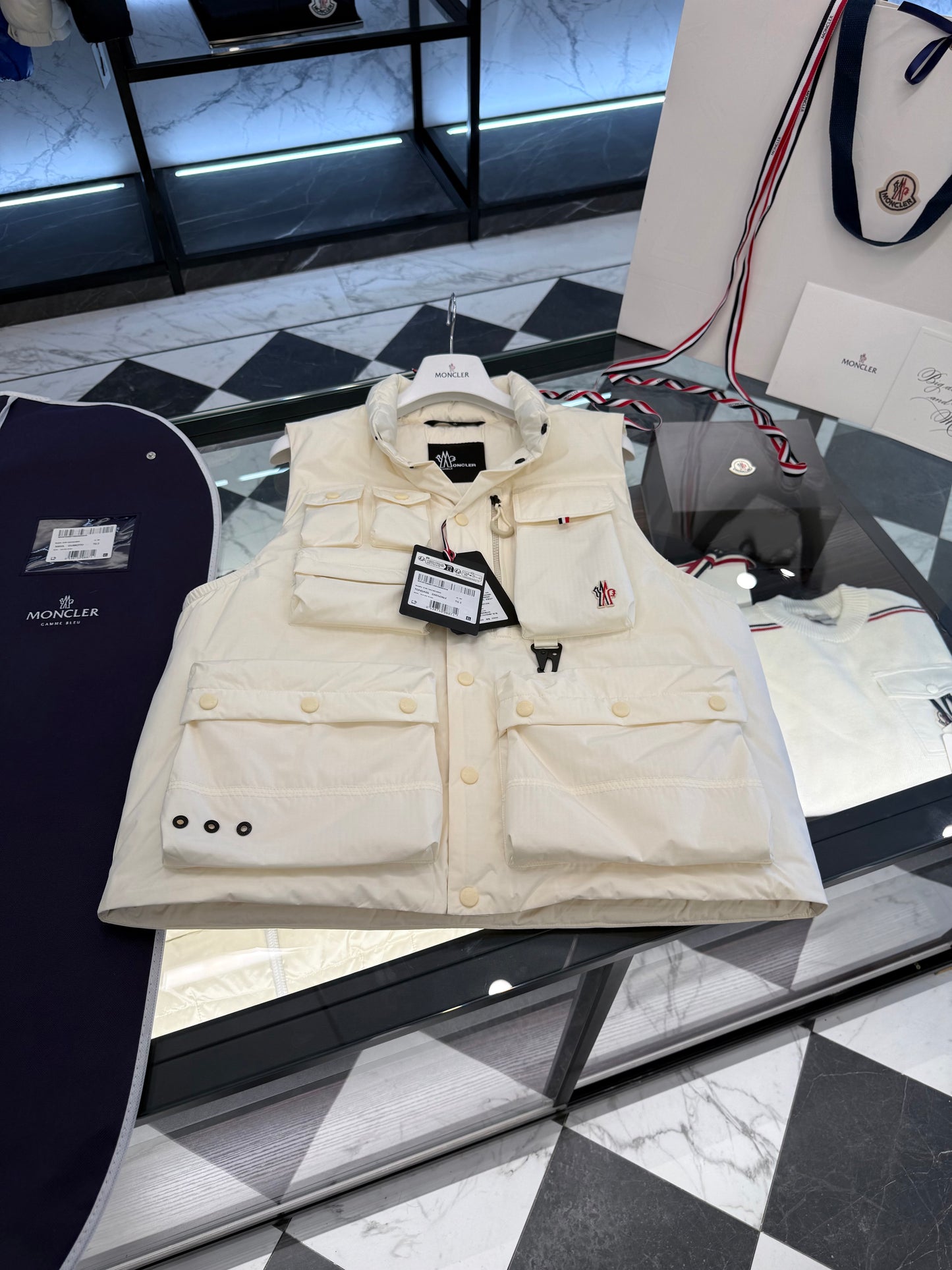 MONC TONGASS VEST