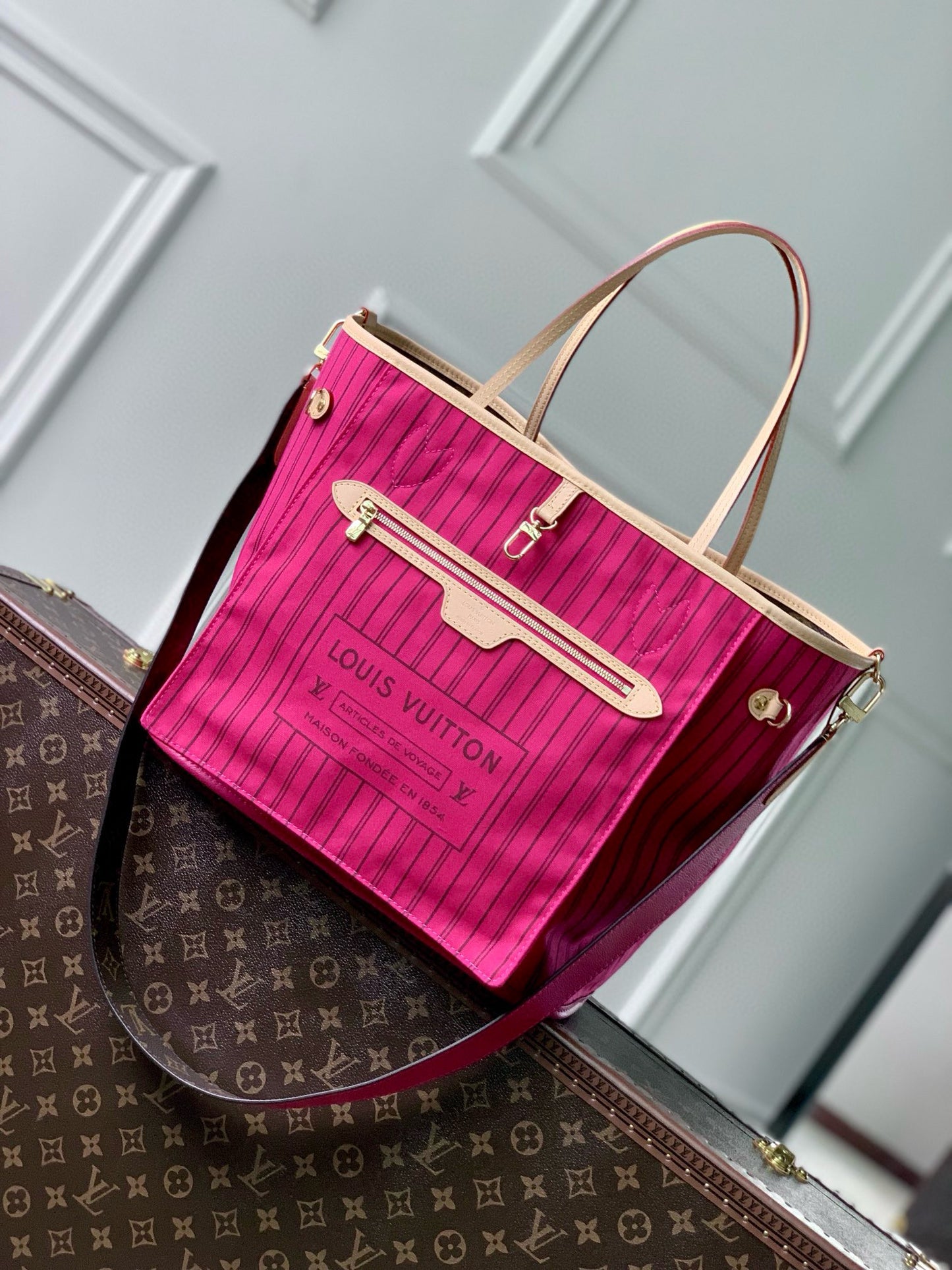 LOU NEVERFULL INSIDE OUT MM TOTE BAG