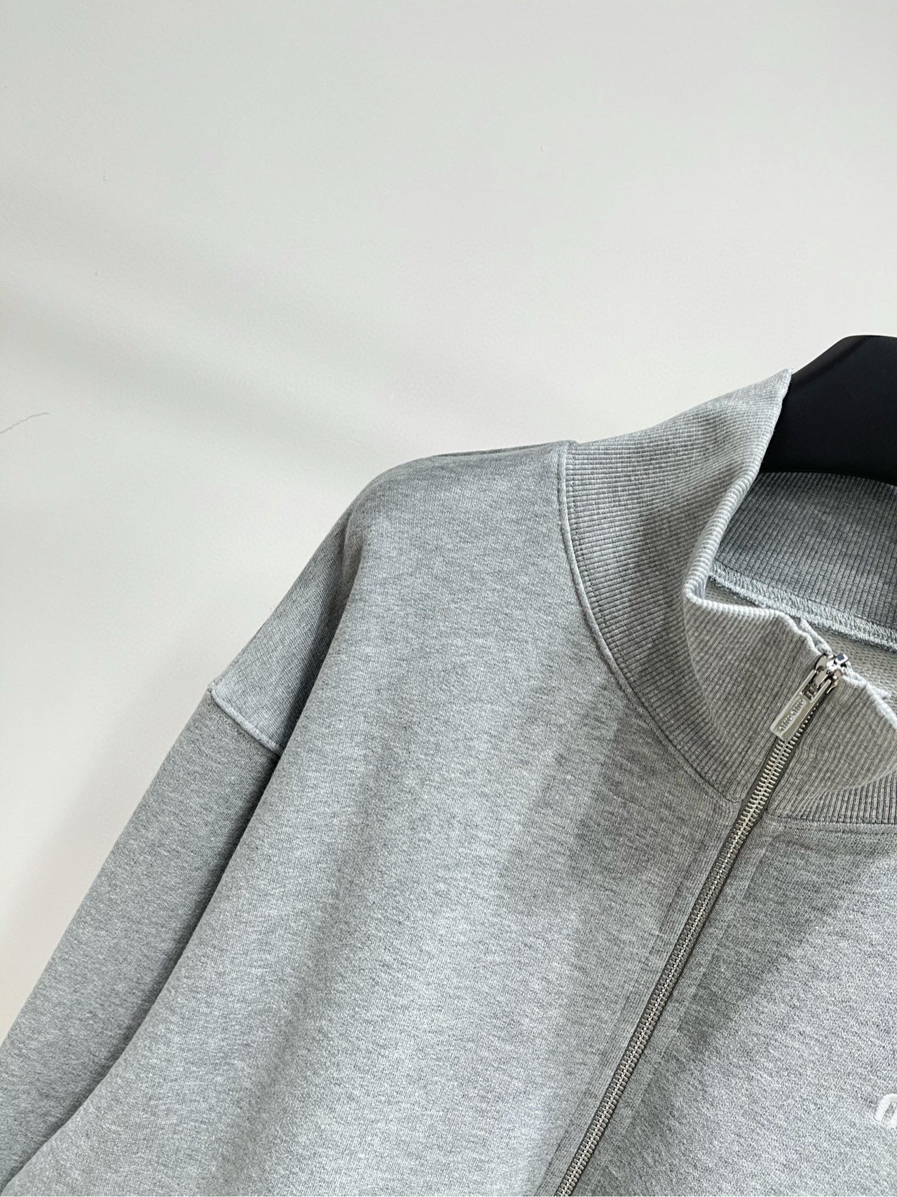 MIU M ZIP SWEATSHIRT