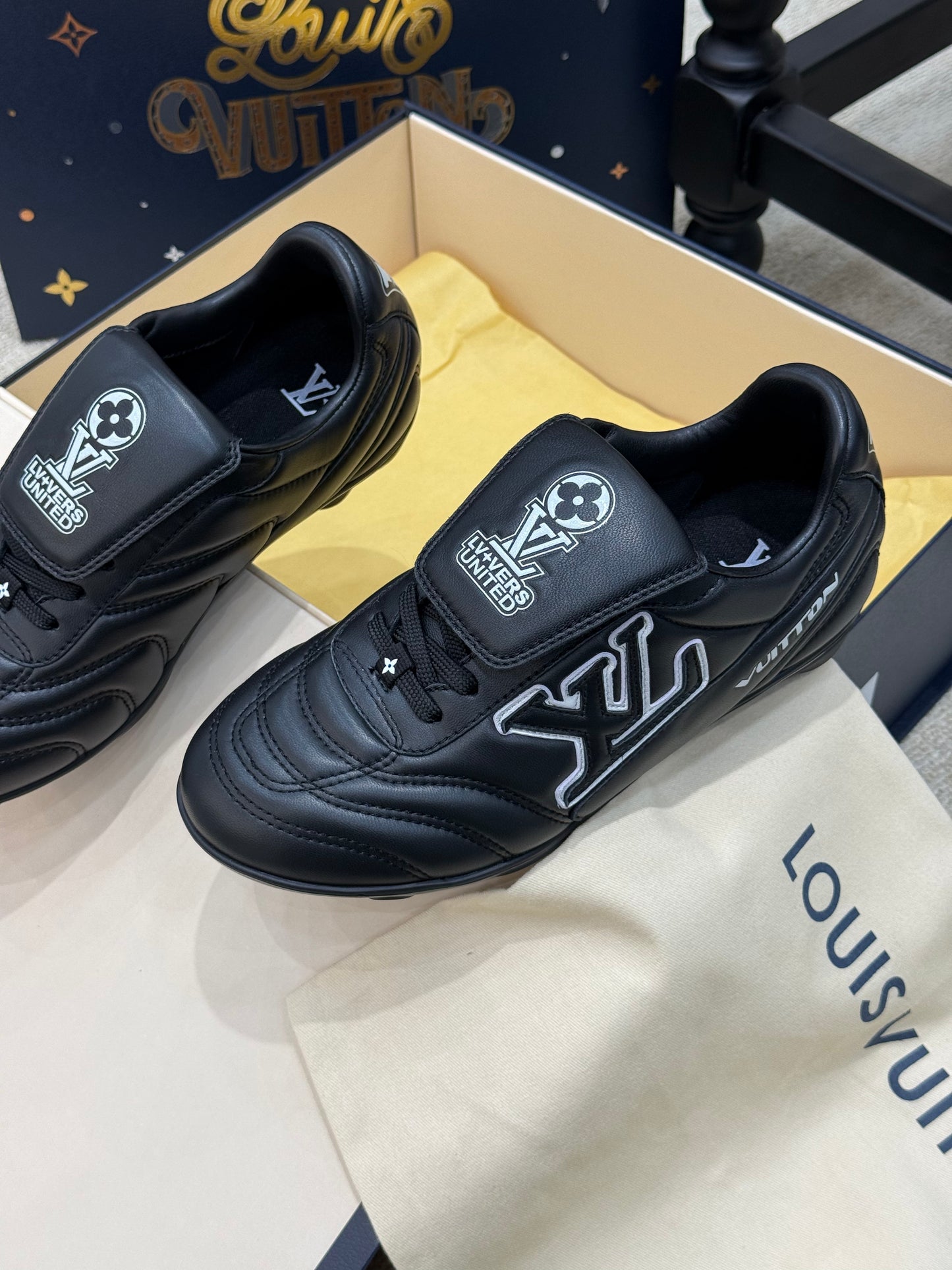 LOU FOOTPRINT SNEAKER