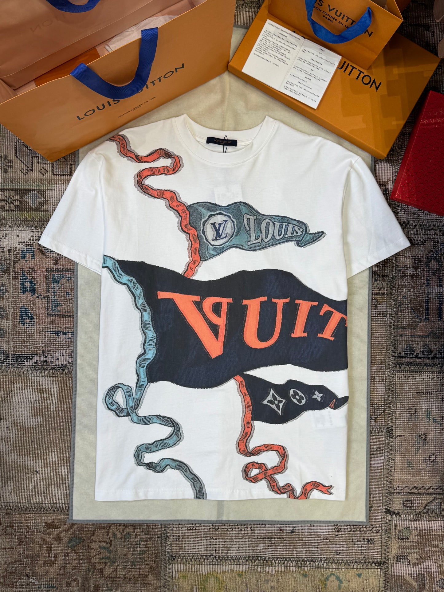 LOU T-SHIRT