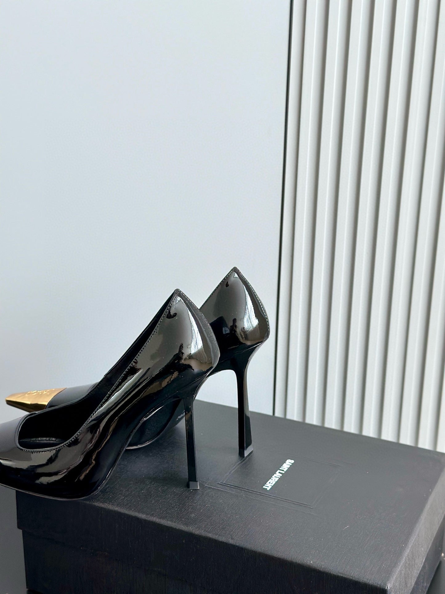 SL HEELS