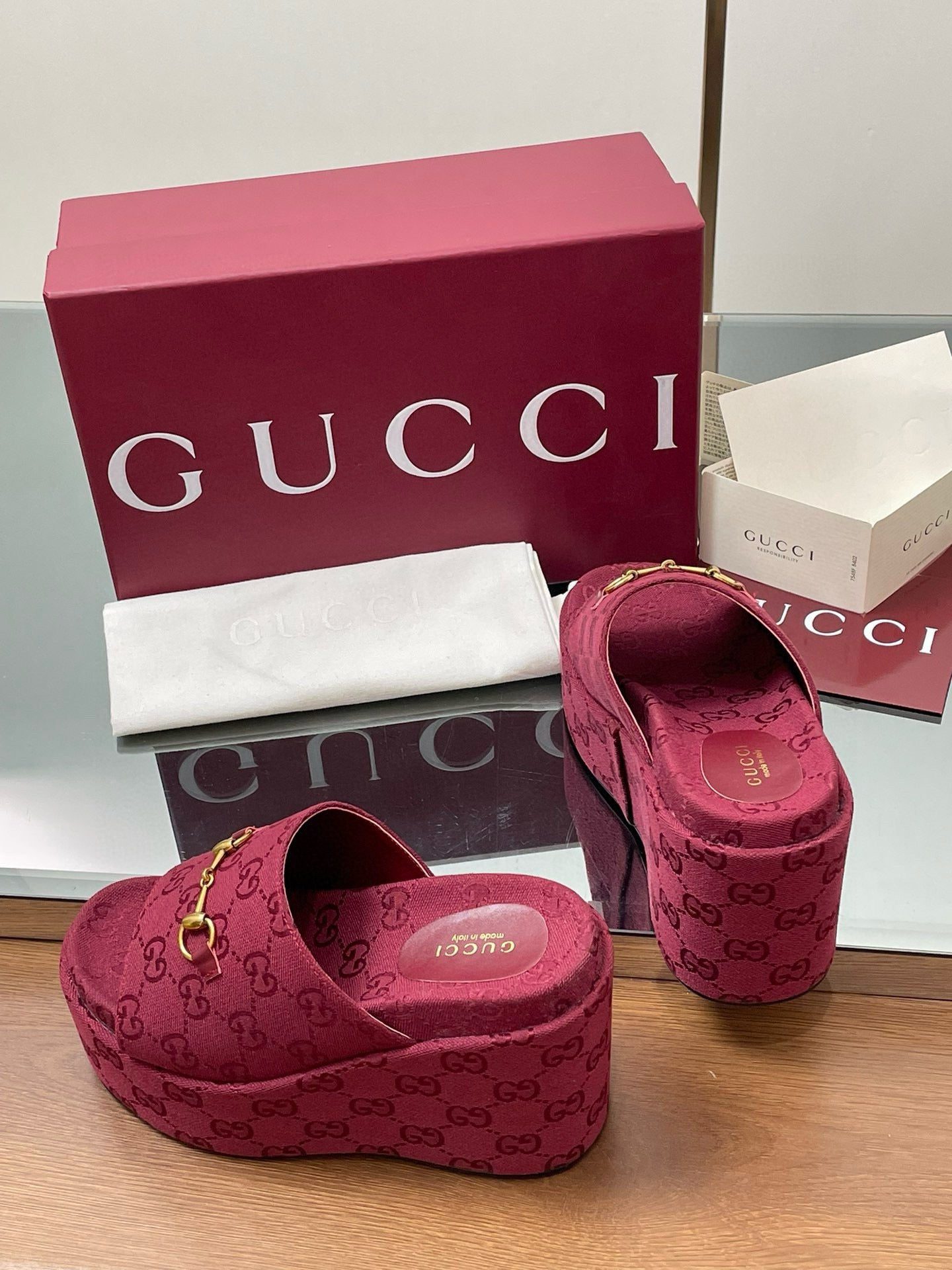 GG WEDGE SANDALS