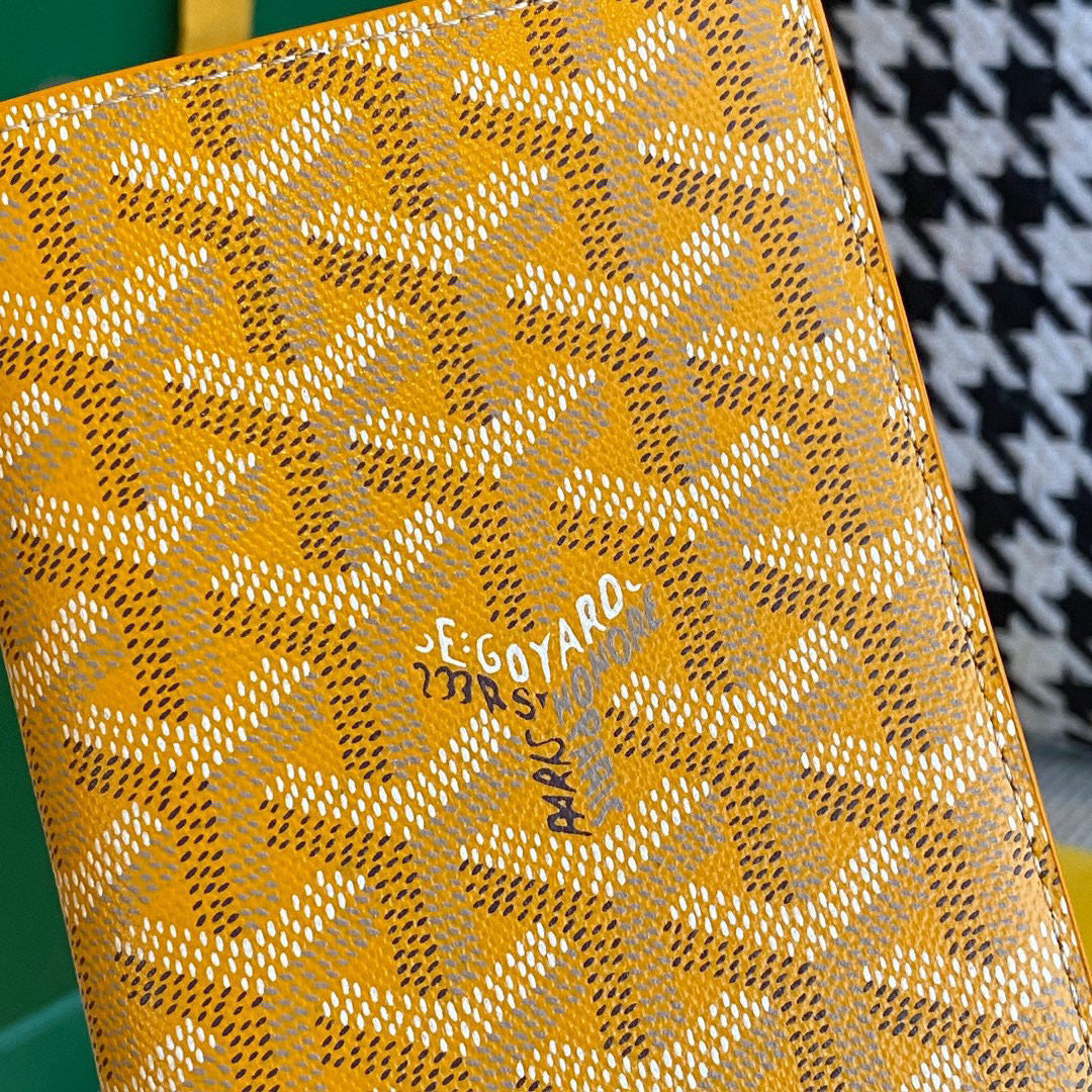 GOYA GRENELLE PASSPORT COVER