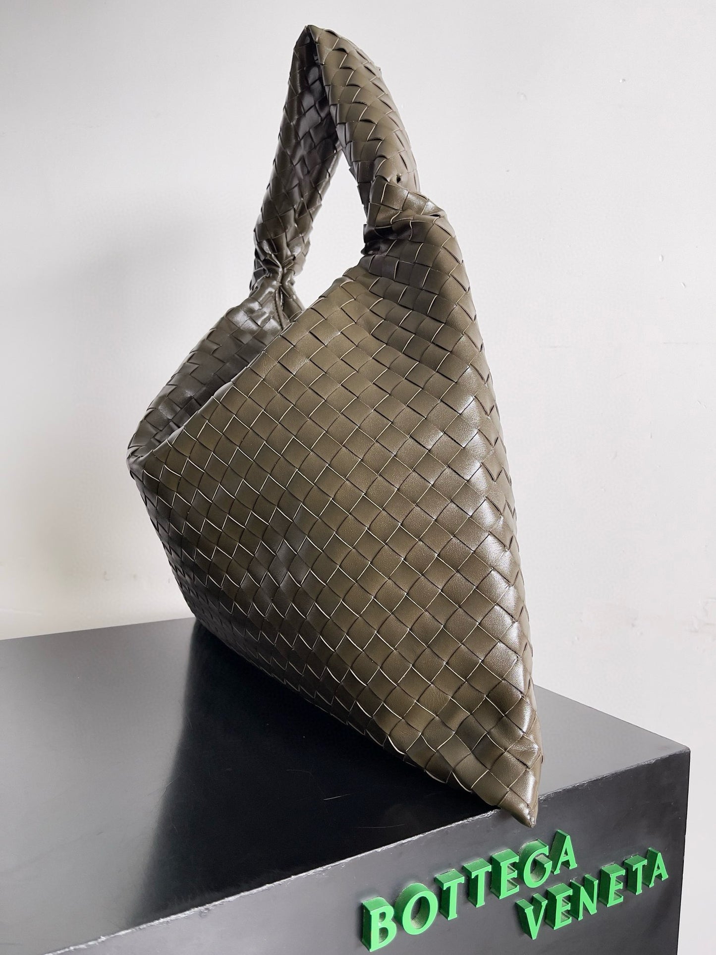 BOTT V LARGE HOP BAG