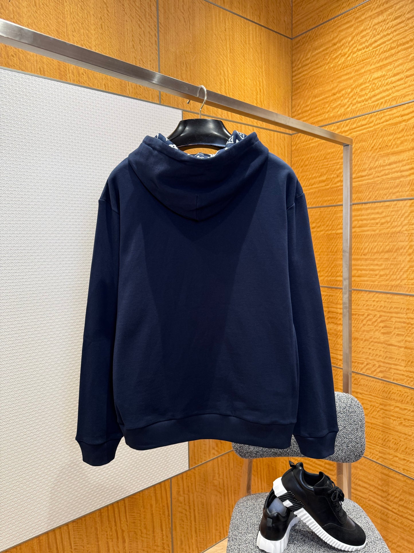 LOU HOODIE