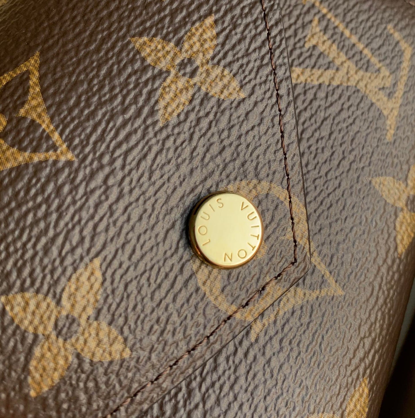 LOU VICTORINE WALLET