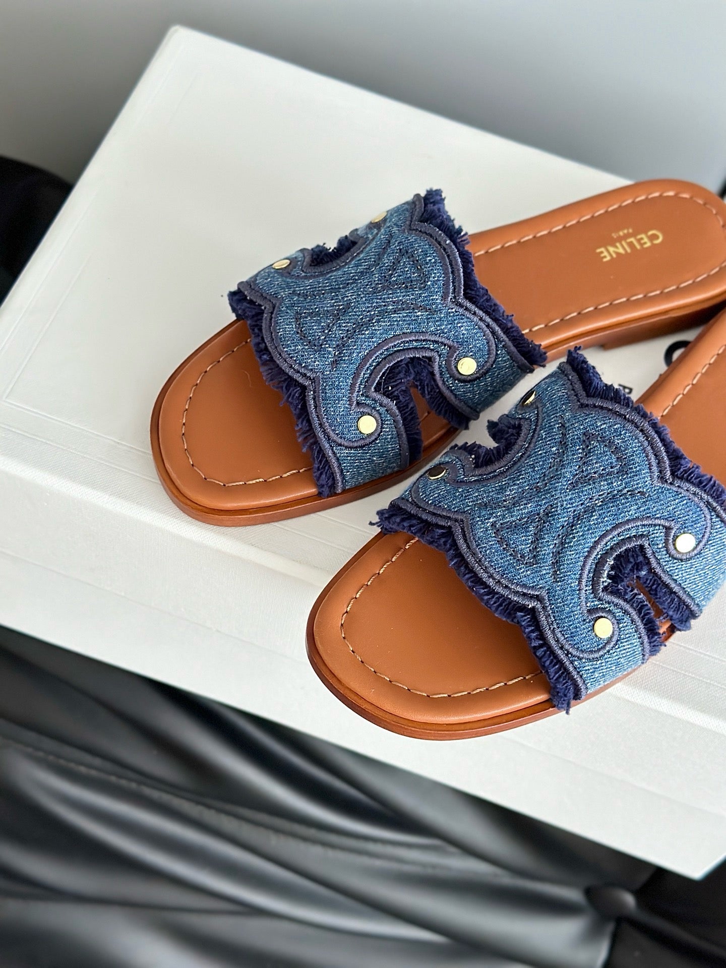 CEL SANDALS