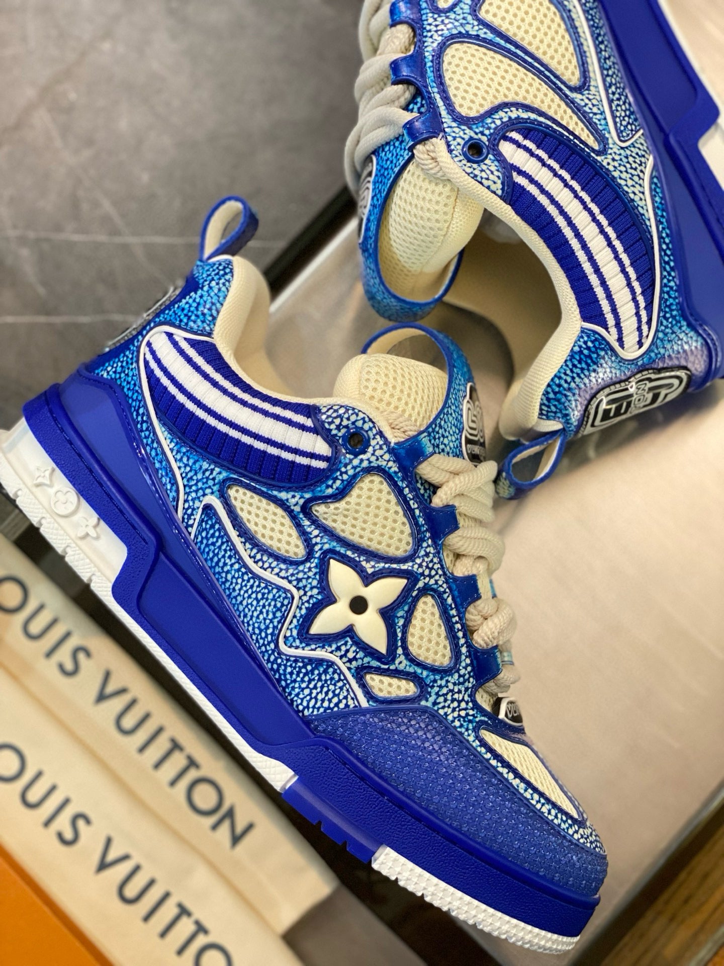 LOU TRAINERS