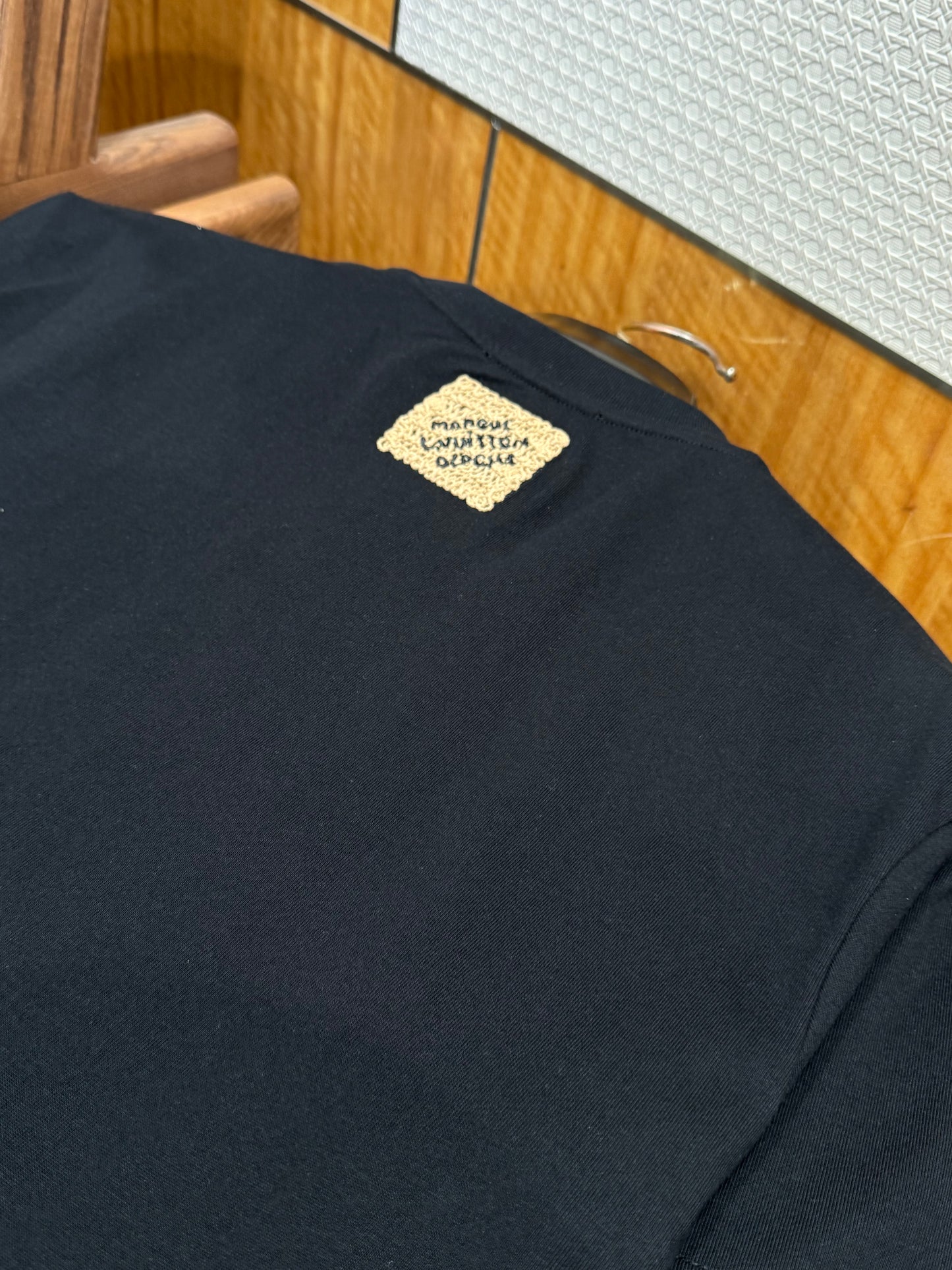 LOU T-SHIRT