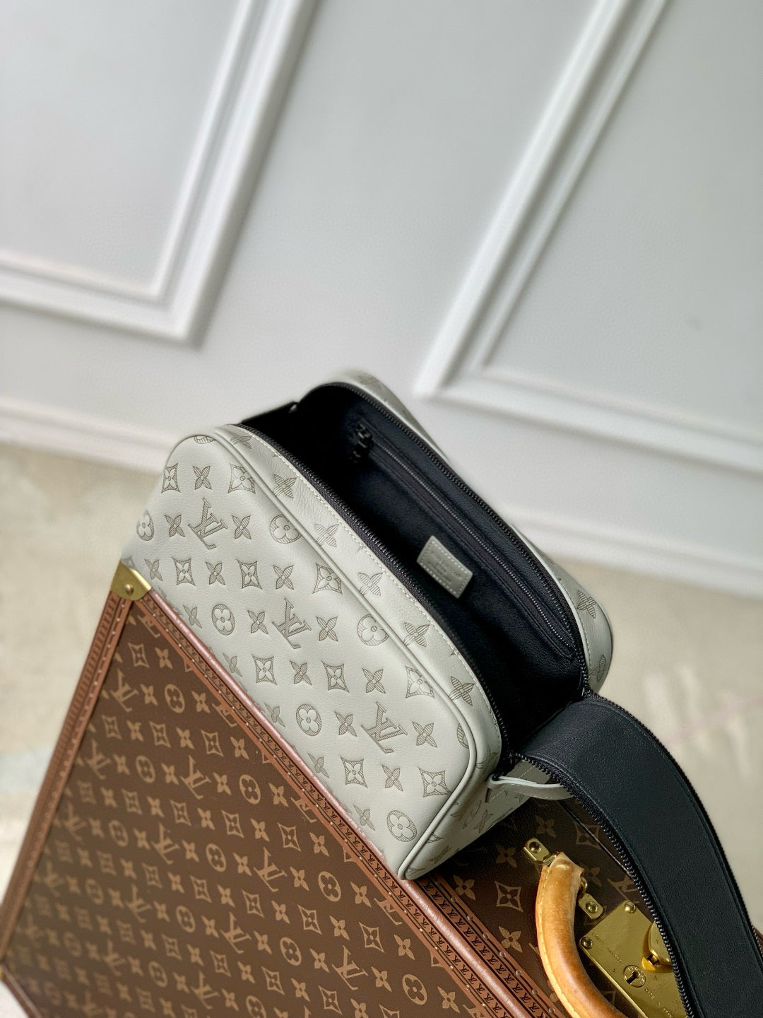 LOU DOPP KIT TOILETRY BAG