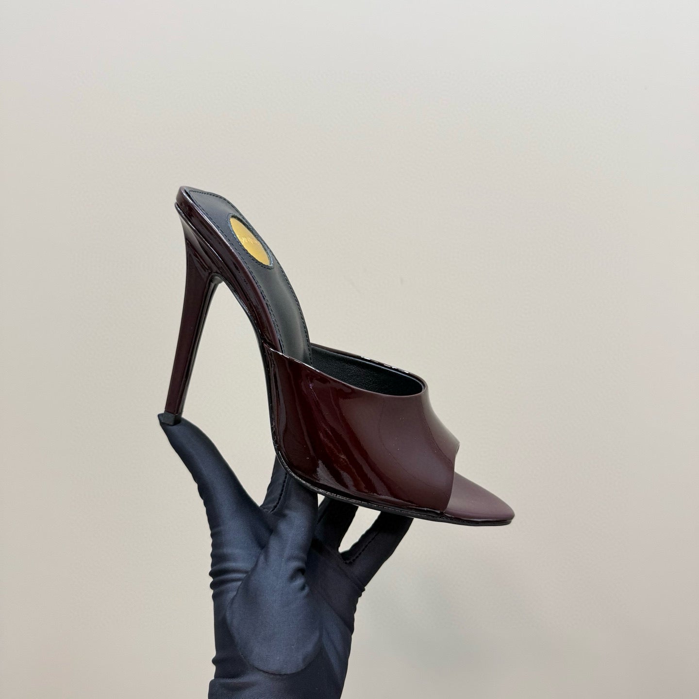 SL HEELS