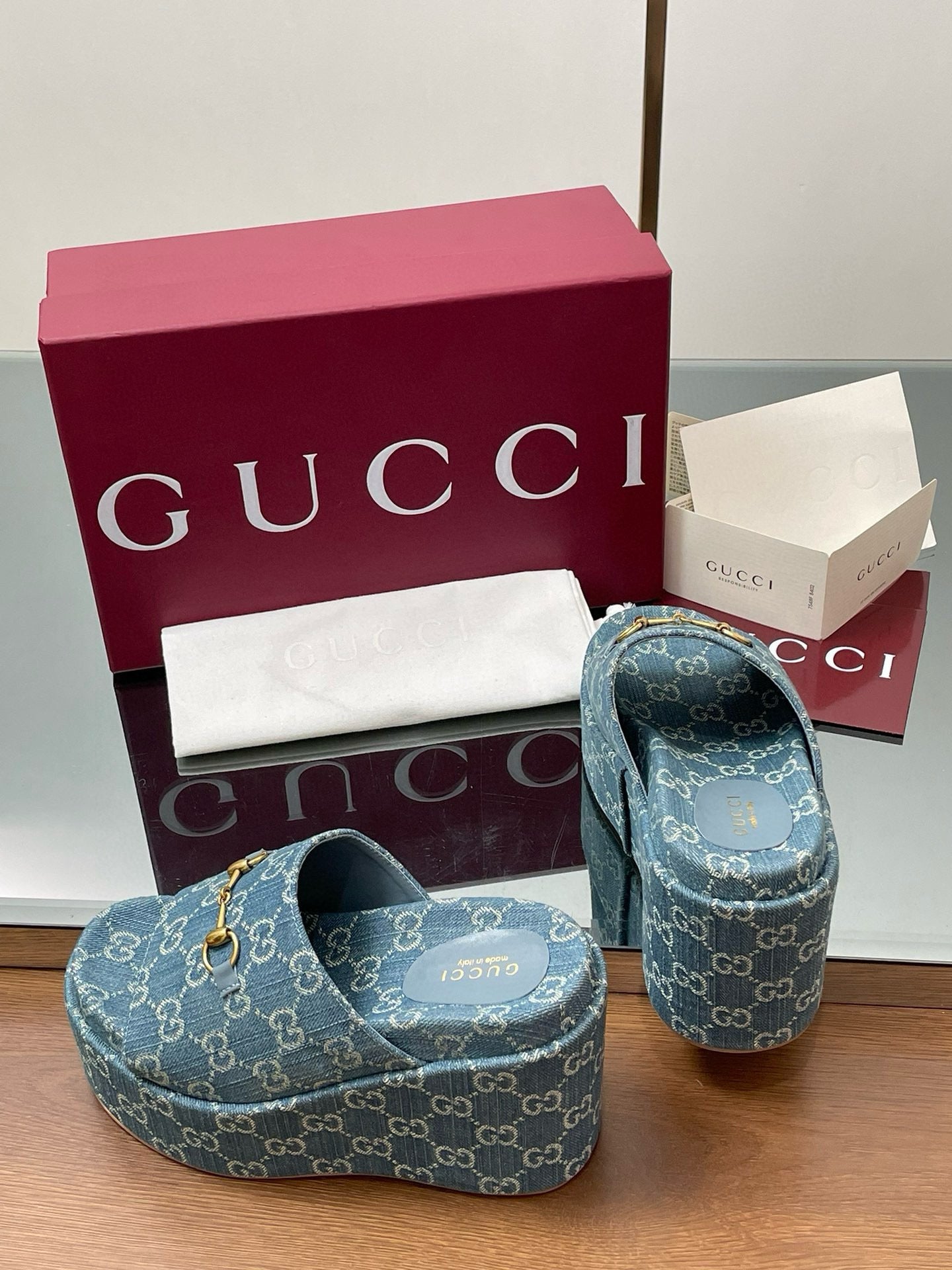GG WEDGE SANDALS