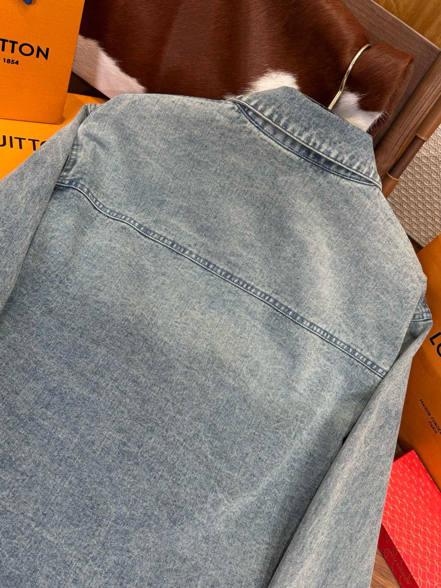LOU SHIRT
