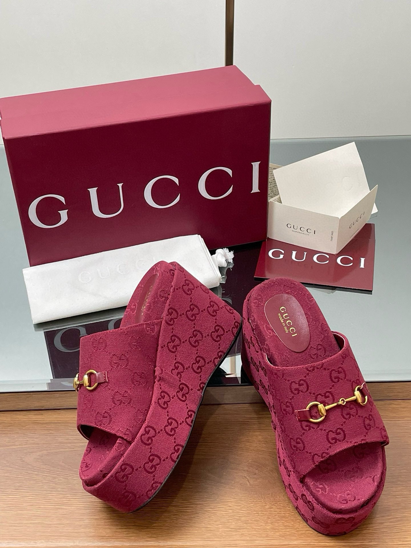 GG WEDGE SANDALS