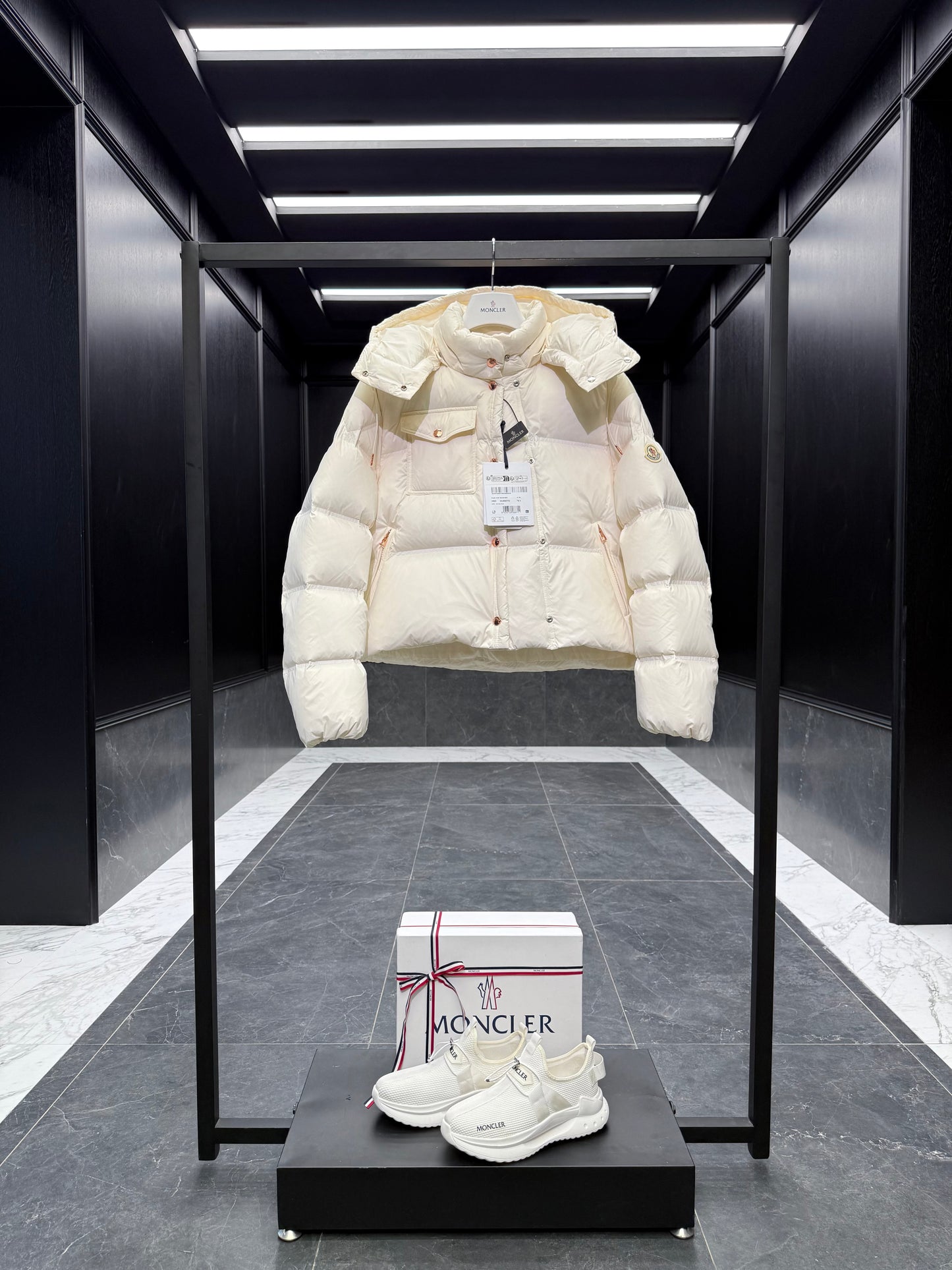 MONC EREA JACKET
