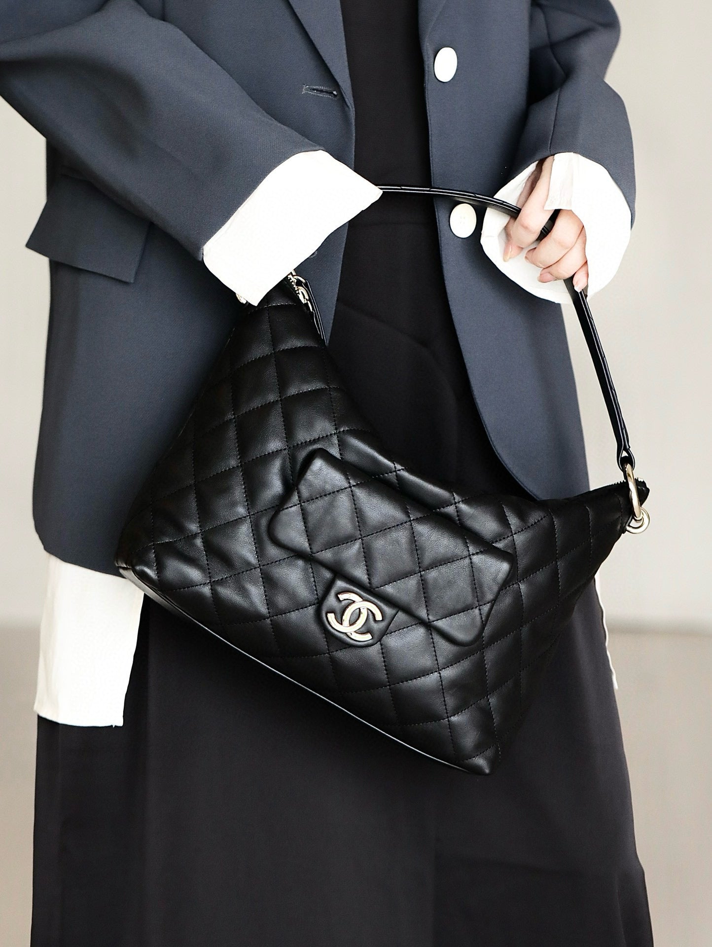 CC 23B HOBO BAG