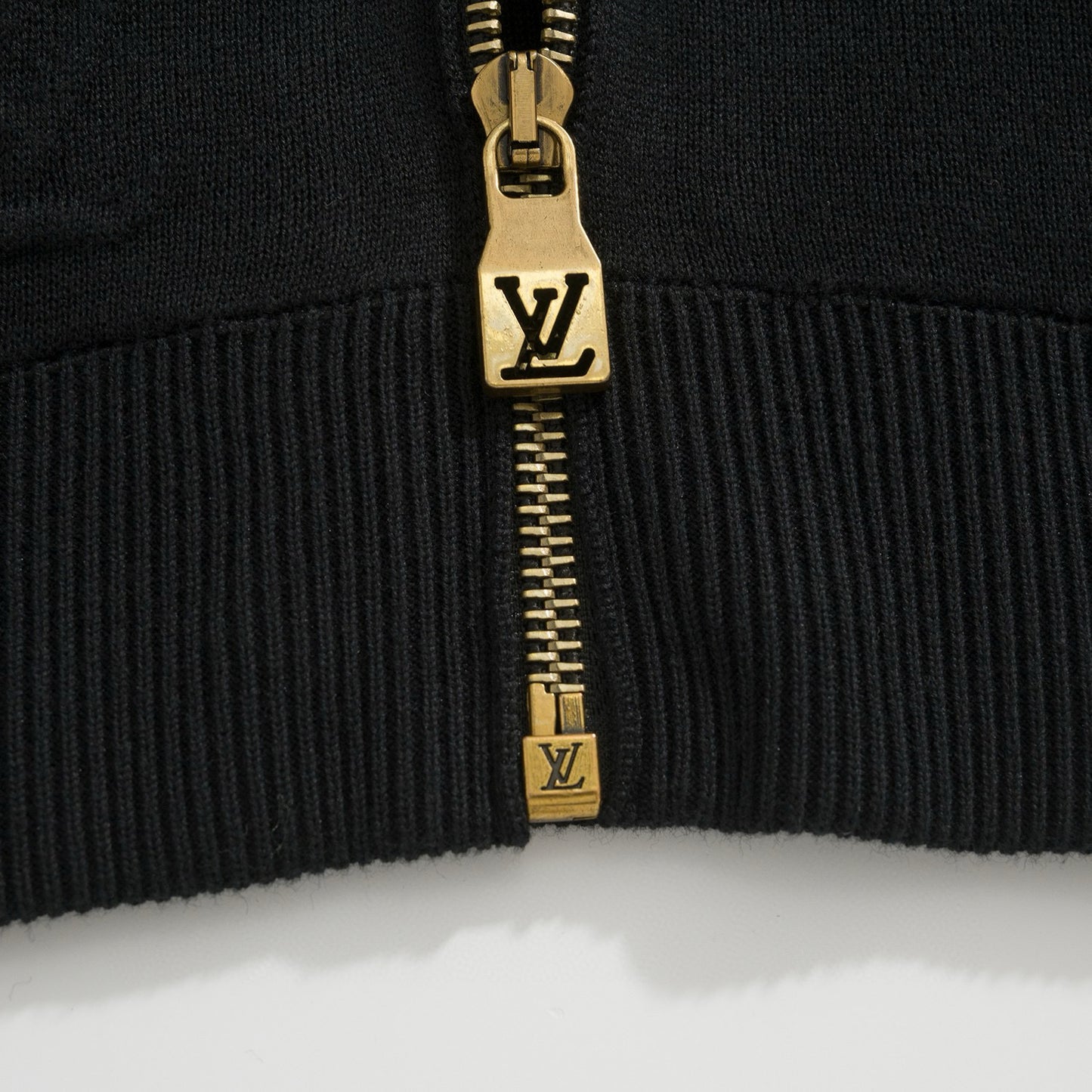 LOU ZIP CARDIGAN
