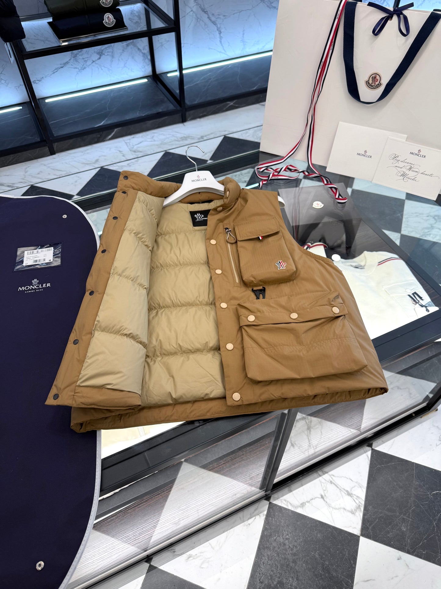 MONC TONGASS VEST