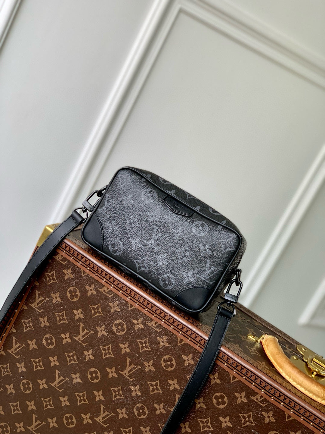 LOU TROCADERO WEARABLE WALLET – skladondemand