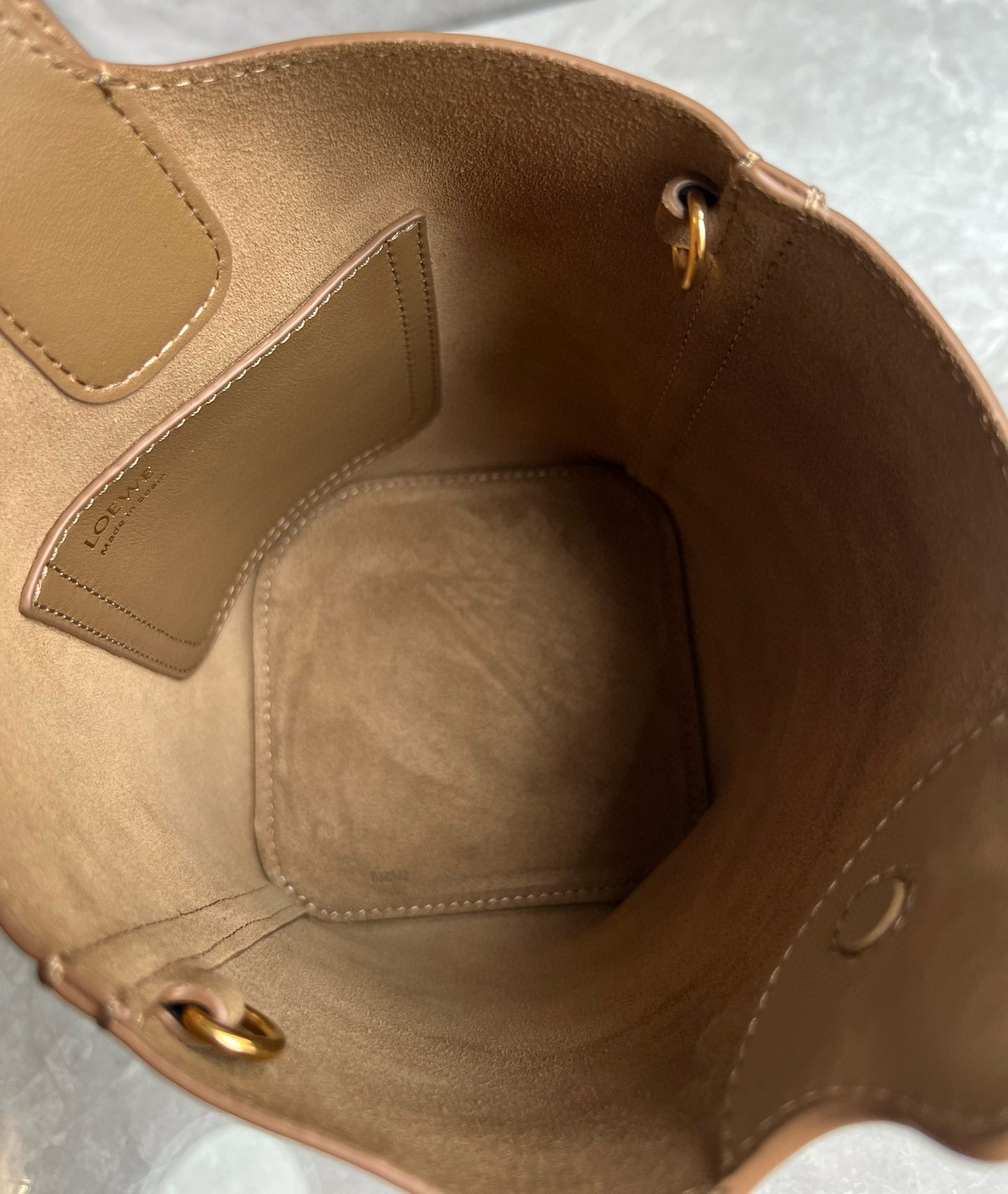 LOEW MINI PEBBLE BUCKET BAG