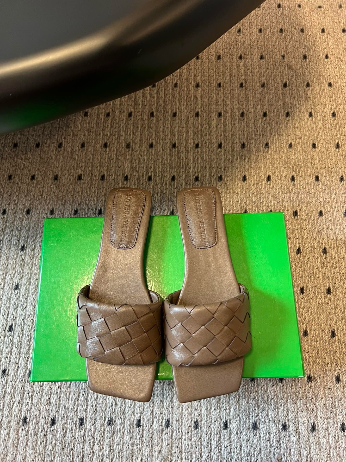 BOTT V SANDALS