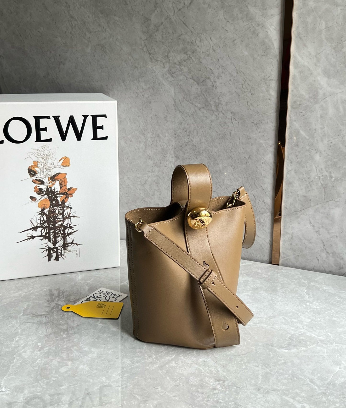 LOEW MINI PEBBLE BUCKET BAG