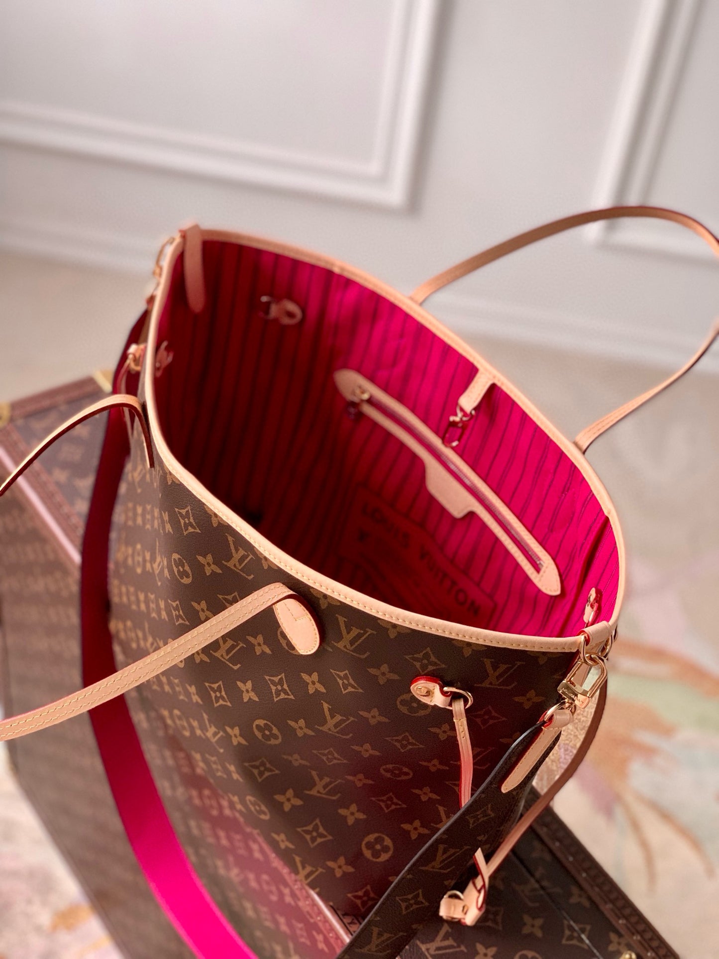LOU NEVERFULL INSIDE OUT MM TOTE BAG