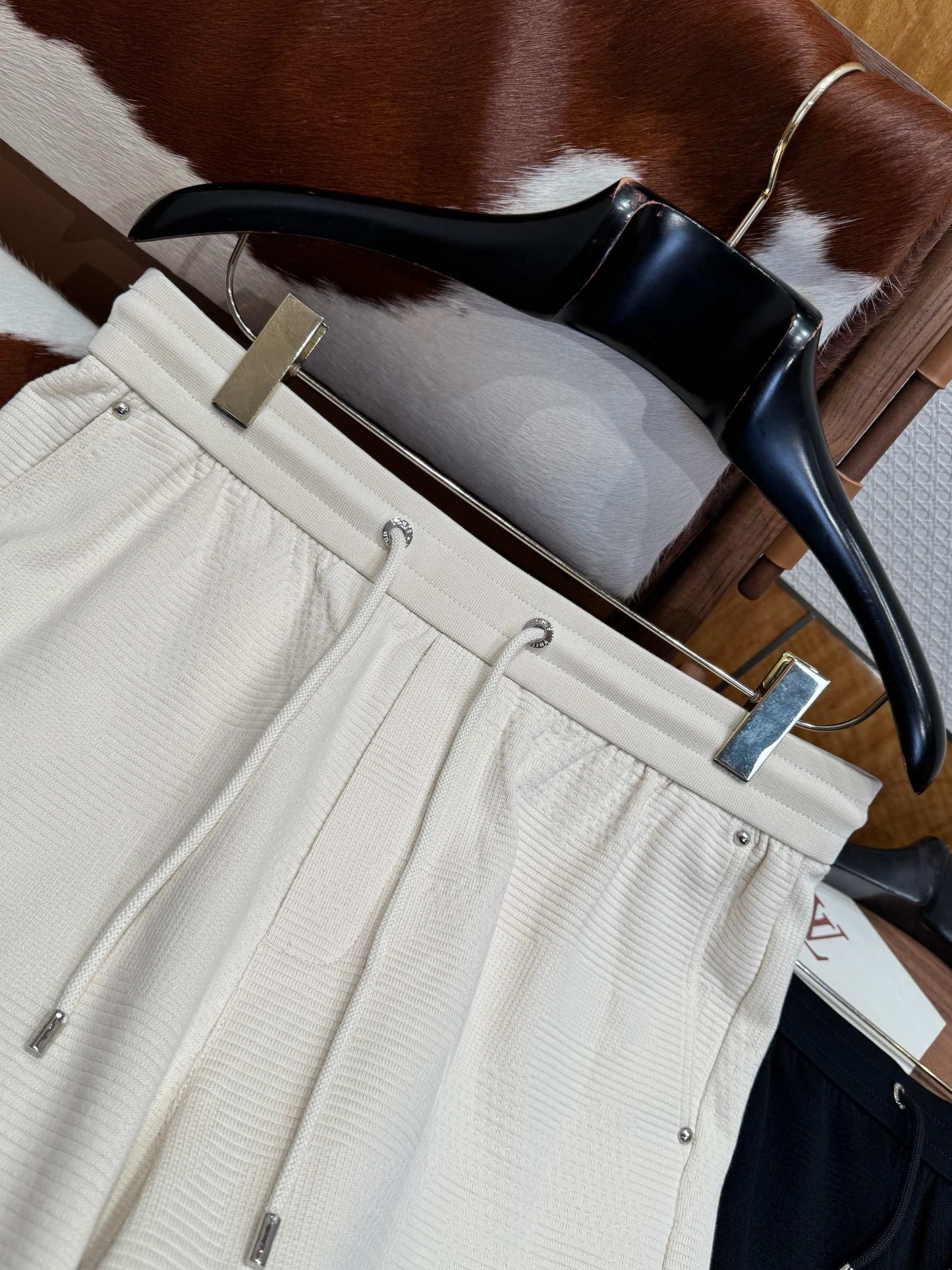 LOU SHORTS