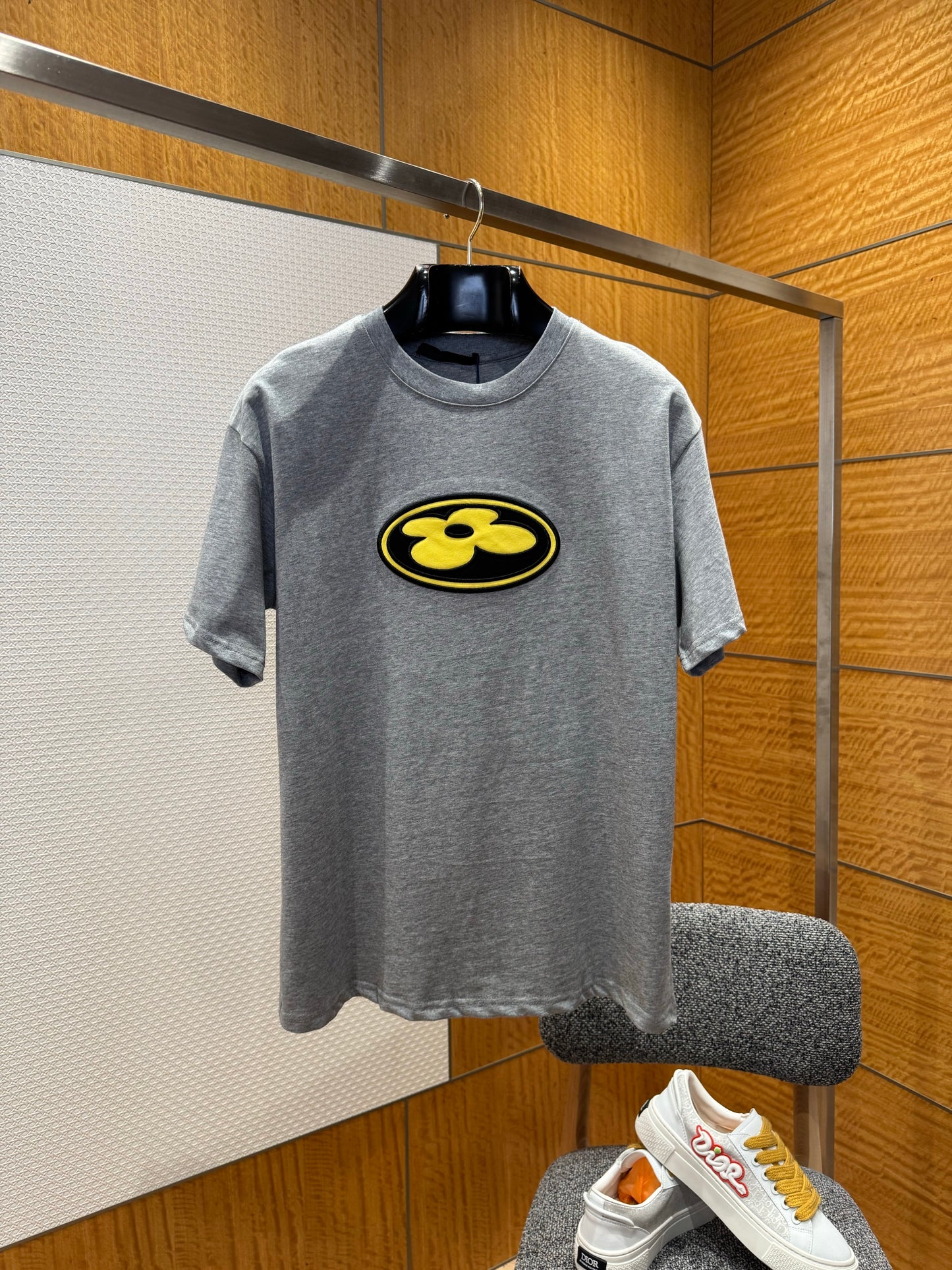 LOU T-SHIRT
