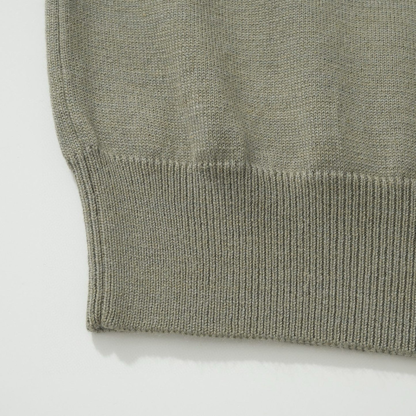 LOU SWEATSHIRT