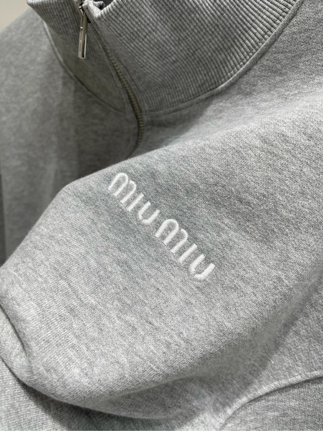 MIU M ZIP SWEATSHIRT
