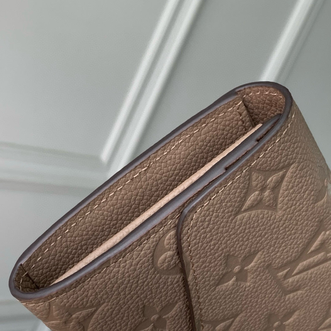 LOU SARAH WALLET
