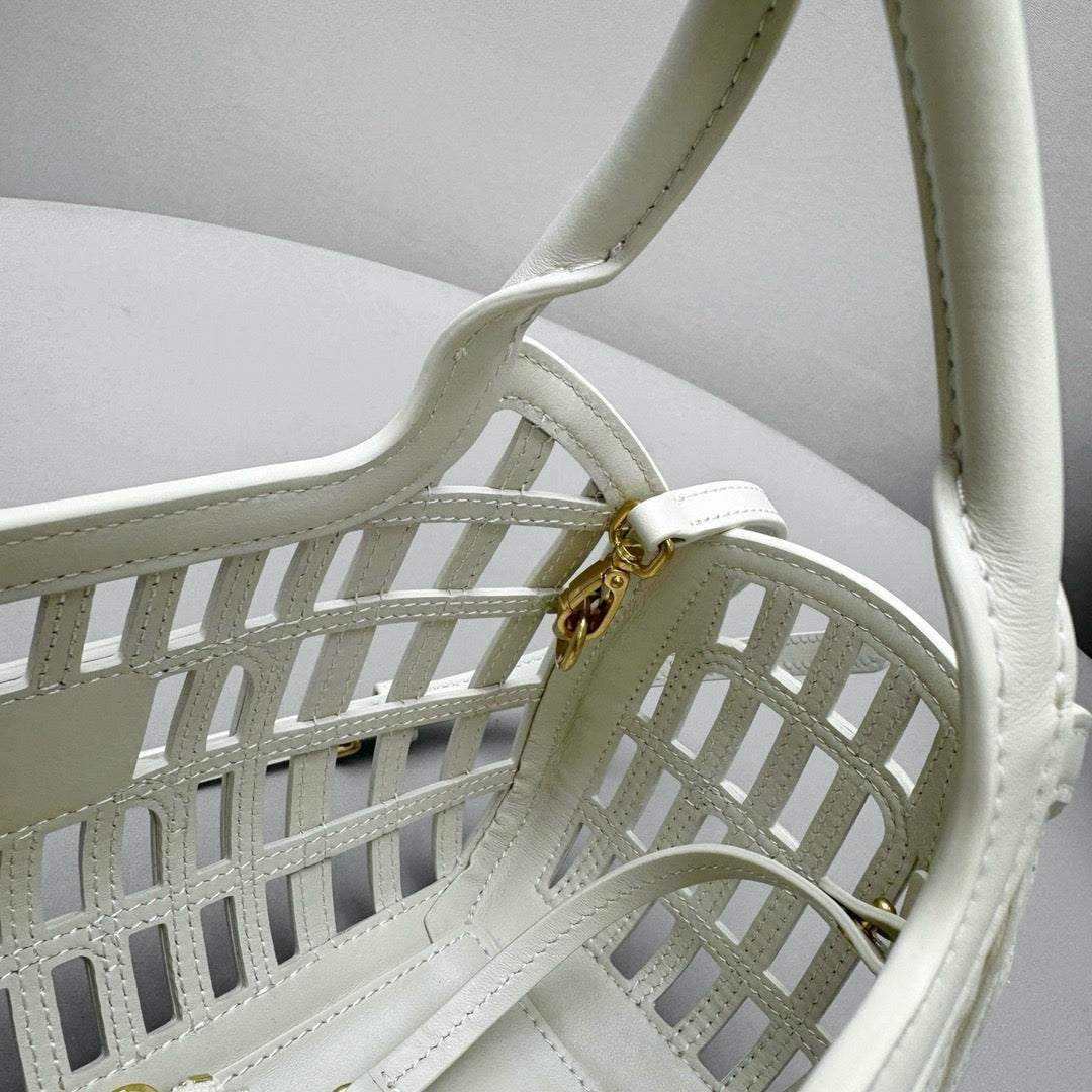 MIU M LEATHER BASKET BAG