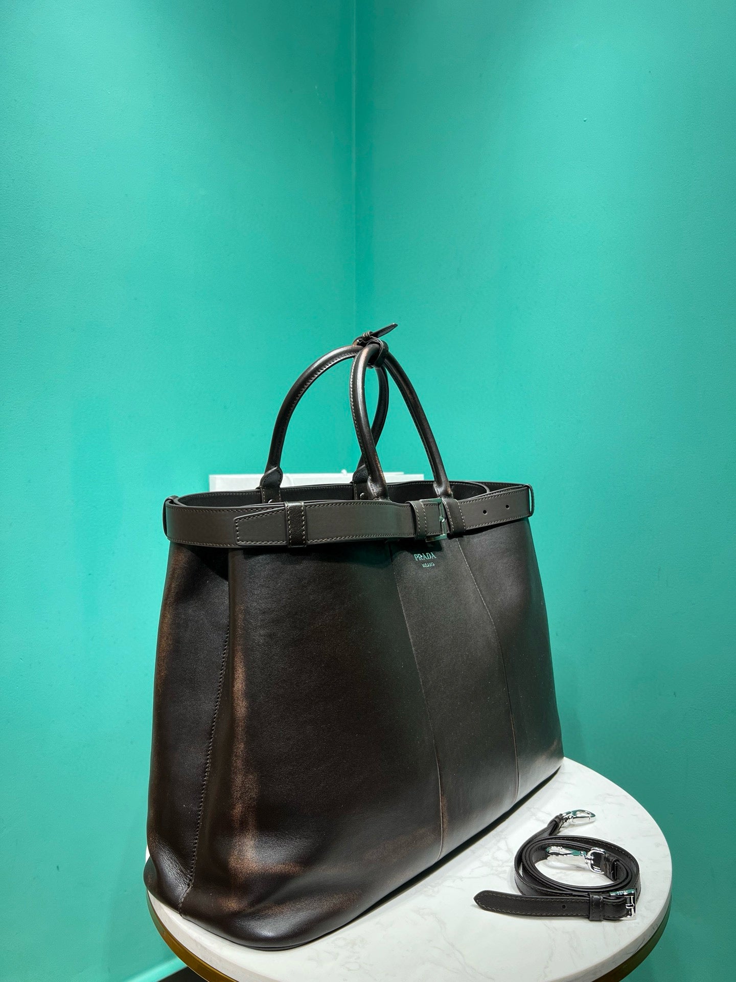 PD BUCKLE NAPPA LEATHER BAG