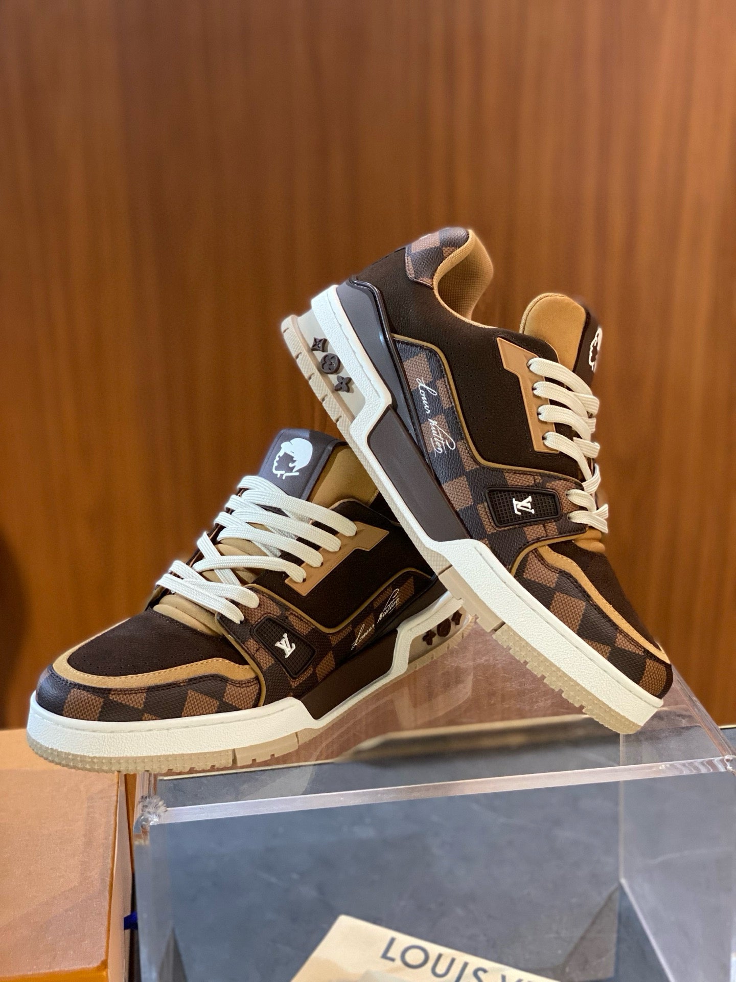 LOU TRAINERS