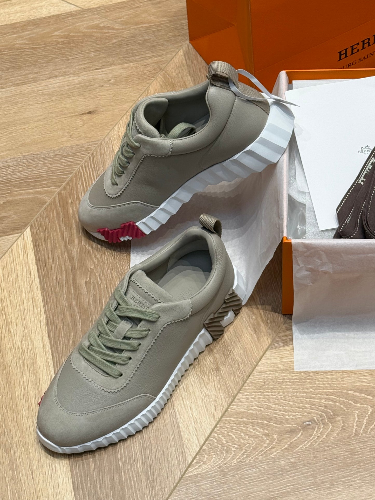 HERM BOUNCING SNEAKER