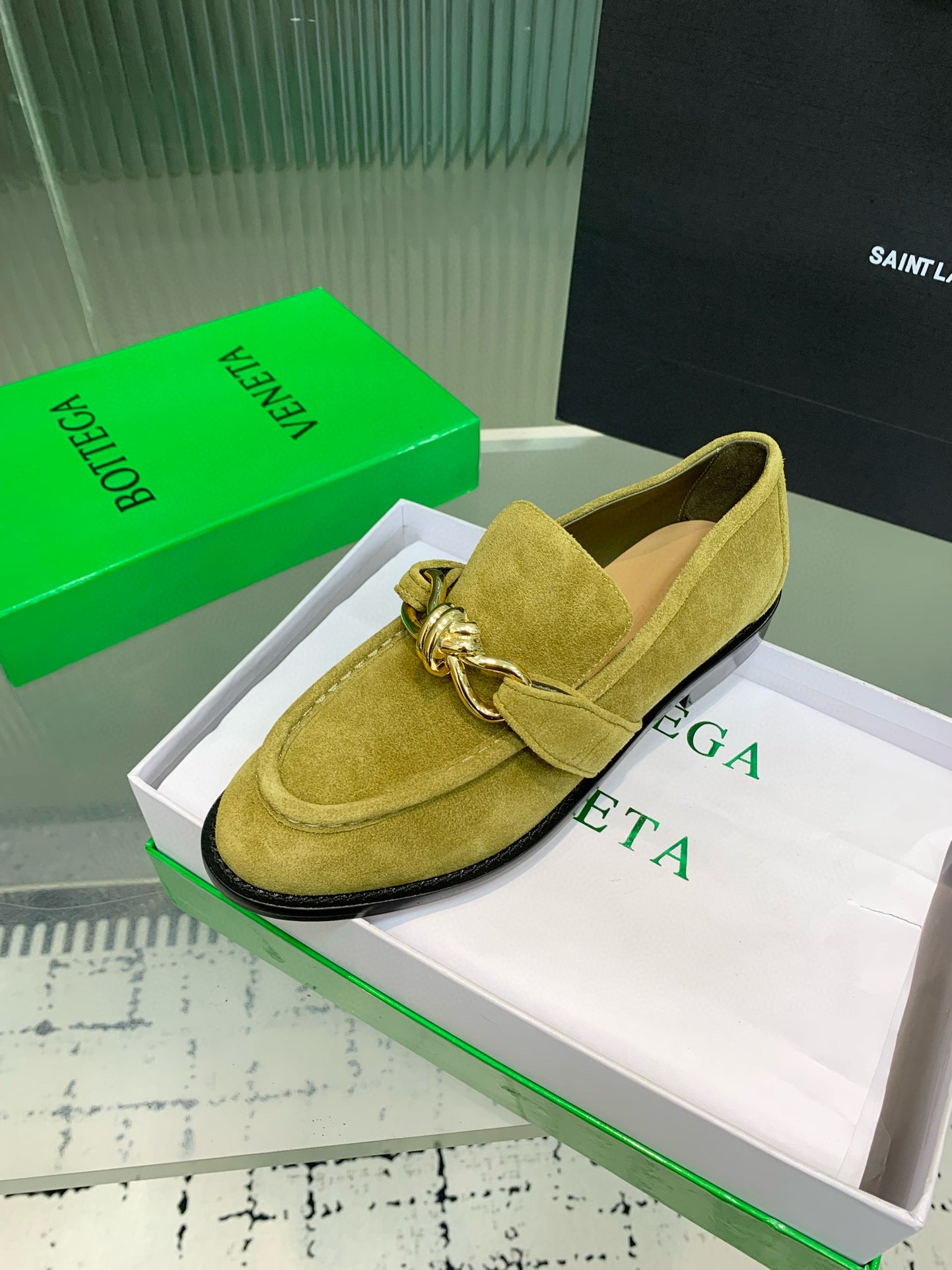 BOTT LOAFERS