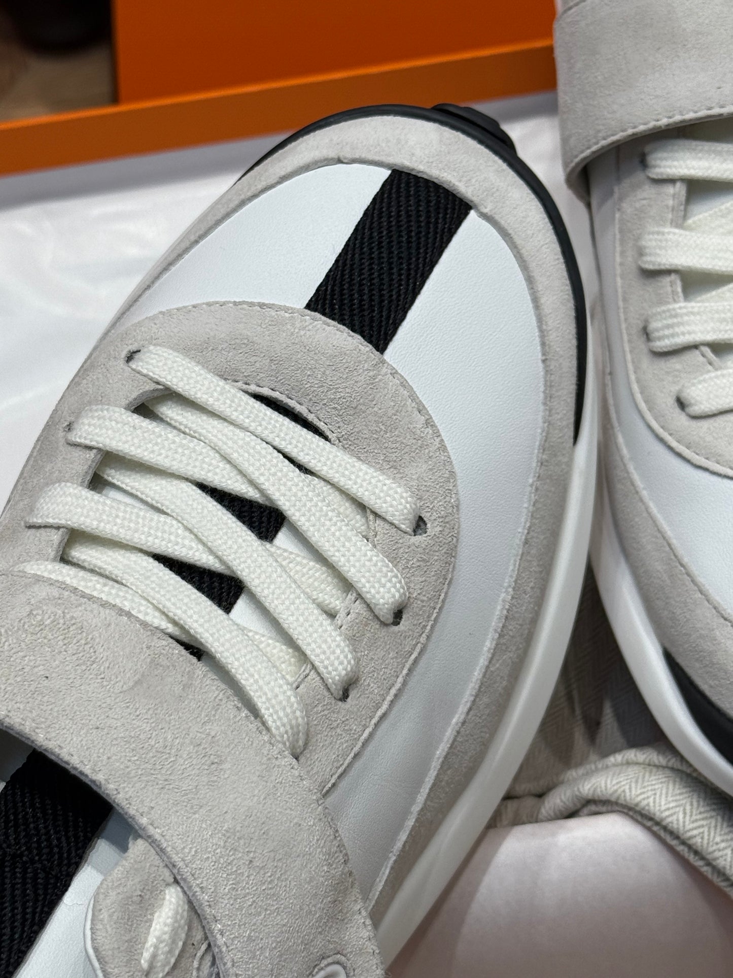 HERM LOOP SNEAKER
