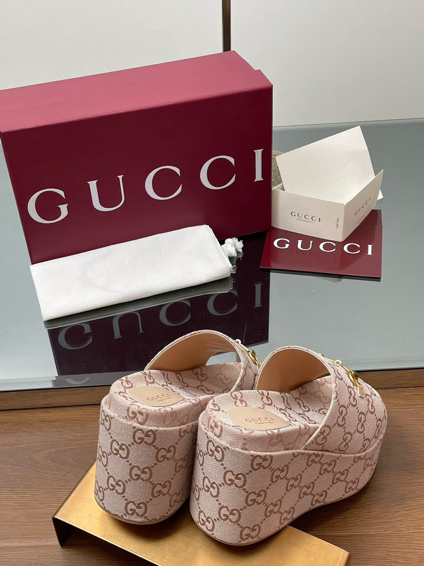 GG WEDGE SANDALS