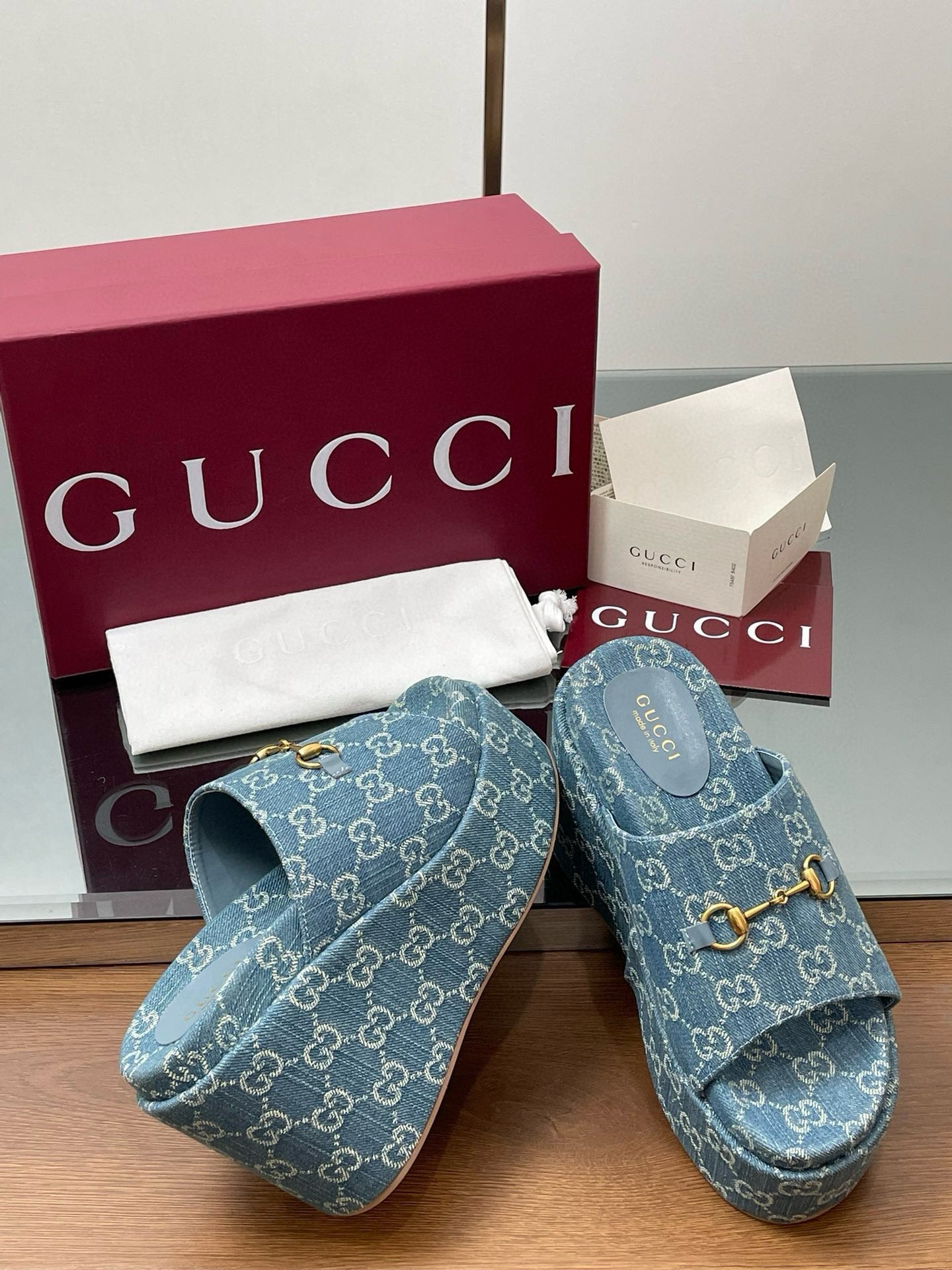 GG WEDGE SANDALS
