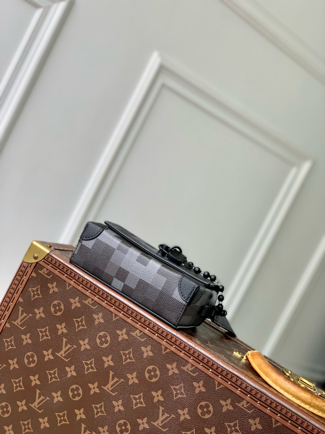LOU STEAMER WEARABLE WALLET