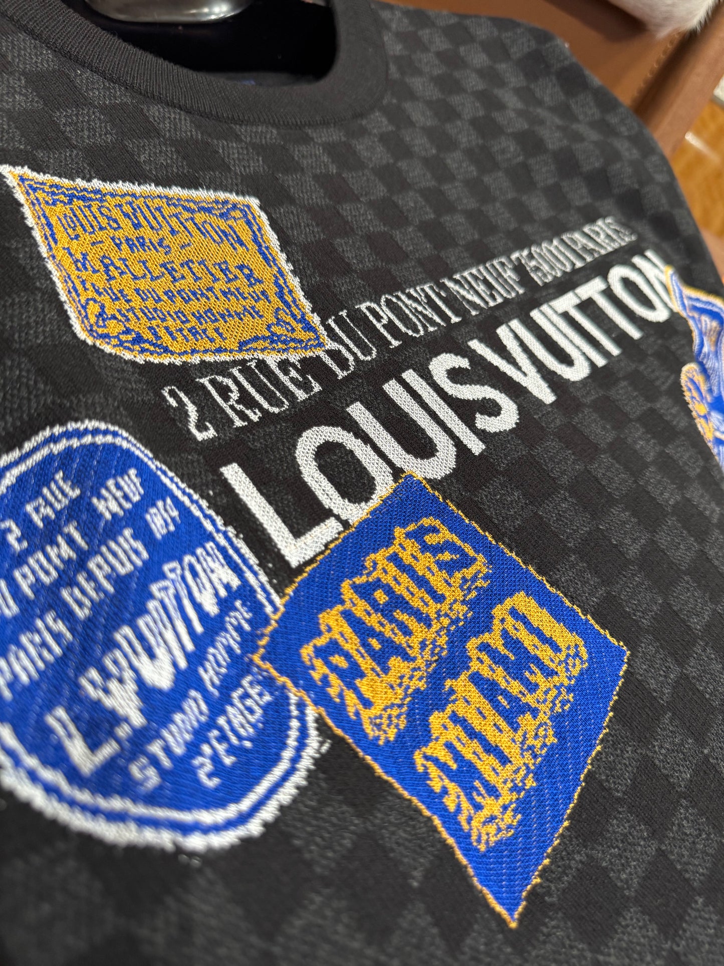 LOU T-SHIRT